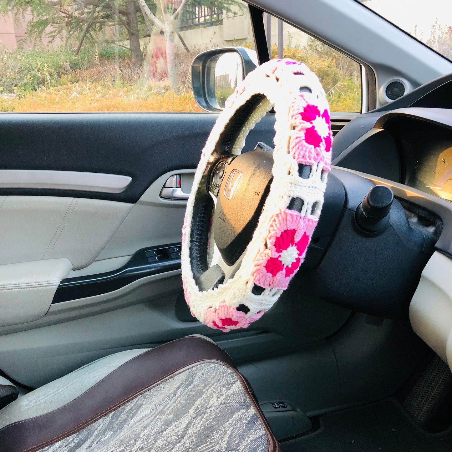 Handmade crochet cute pink white Phalaenopsis Steering Wheel Cover for women, flower seat belt Cover, Car interior Accessories decorations car gift