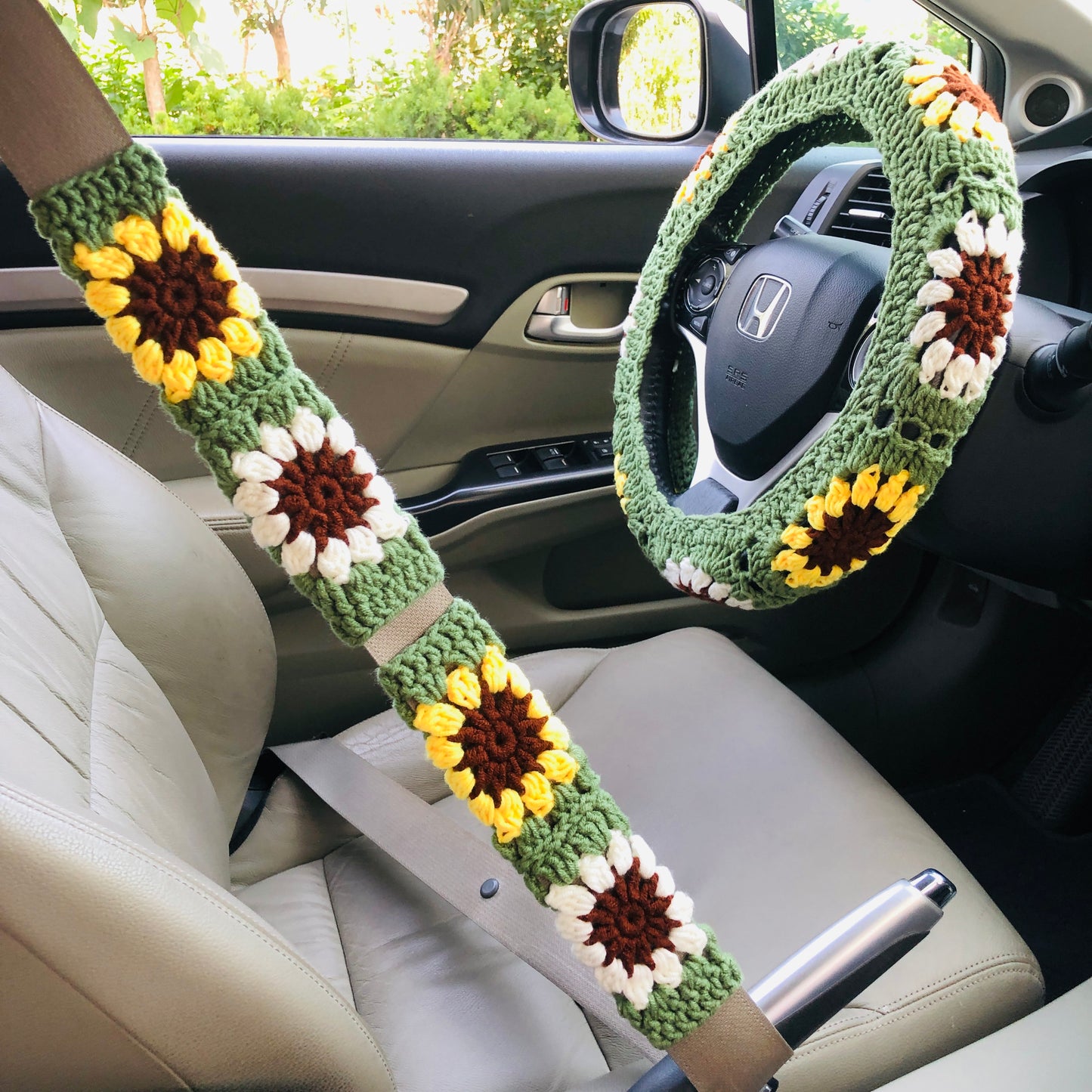 Steering Wheel Cover for women, Crochet flower seat belt Cover, Car Accessories decorations