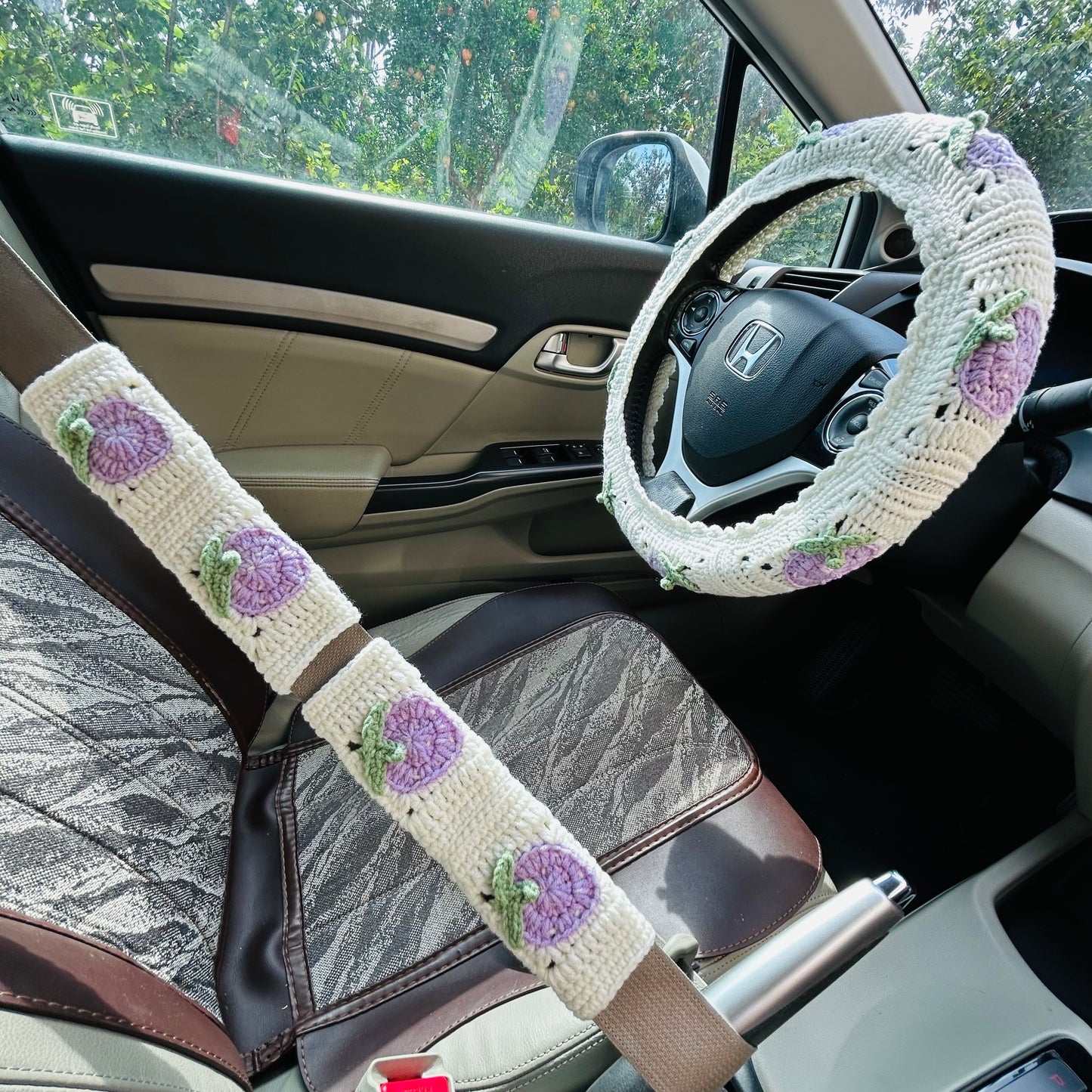 Steering Wheel Cover for women, Crochet cute purple Strawberry flower seat belt Cover, Car Accessories decorations