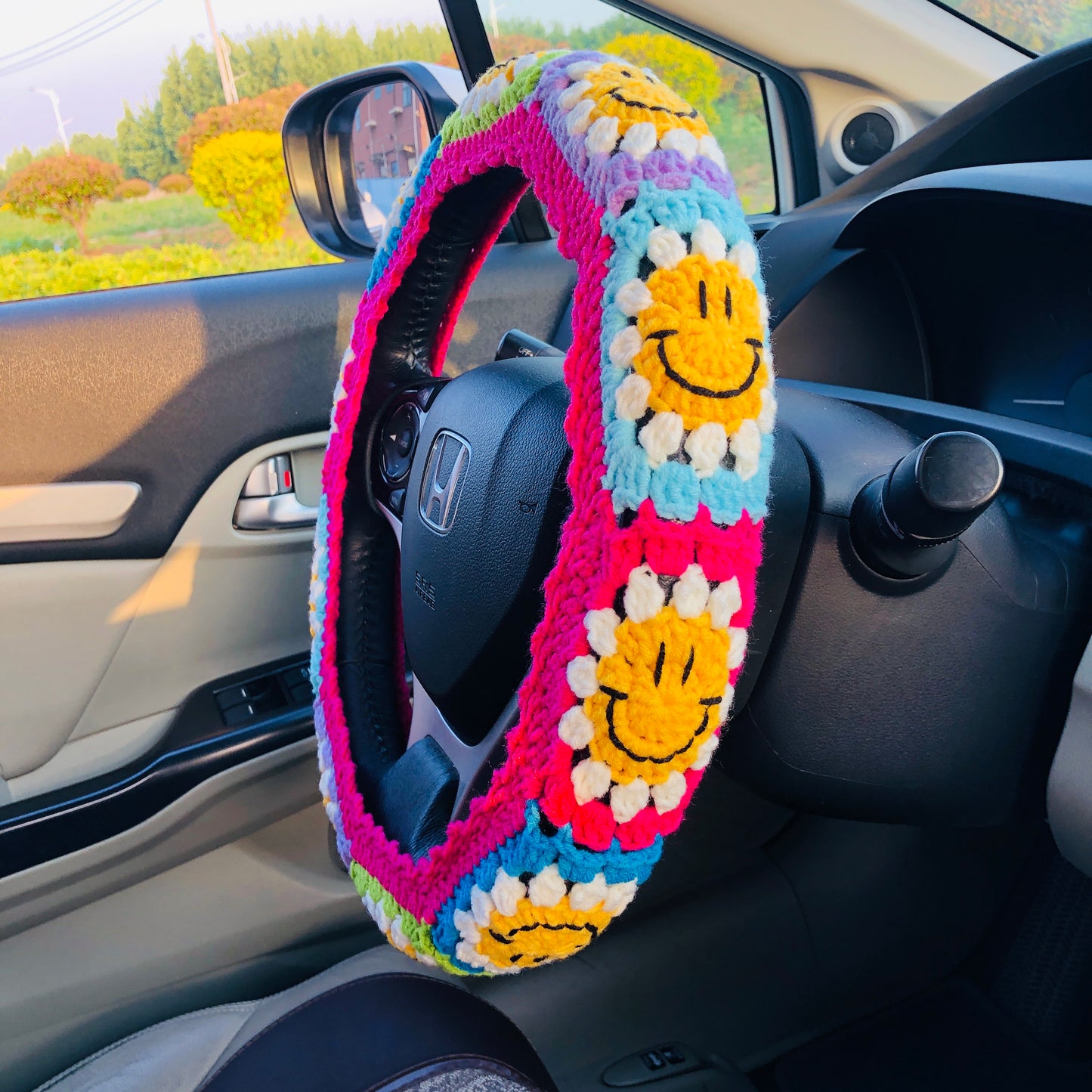 Steering Wheel Cover for women, Crochet Colorful smiley face flower seat belt Cover, Car Accessories decorations