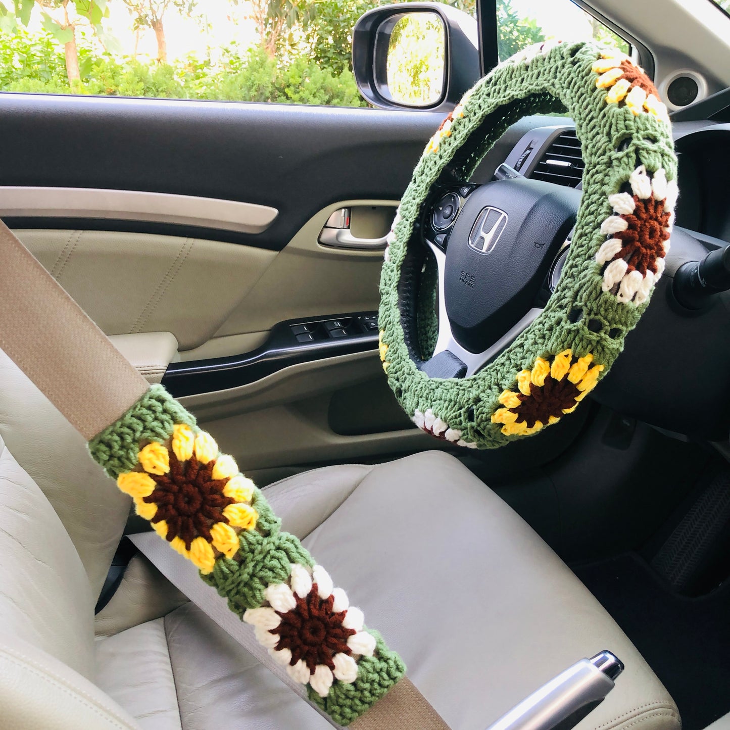 Steering Wheel Cover for women, Crochet flower seat belt Cover, Car Accessories decorations