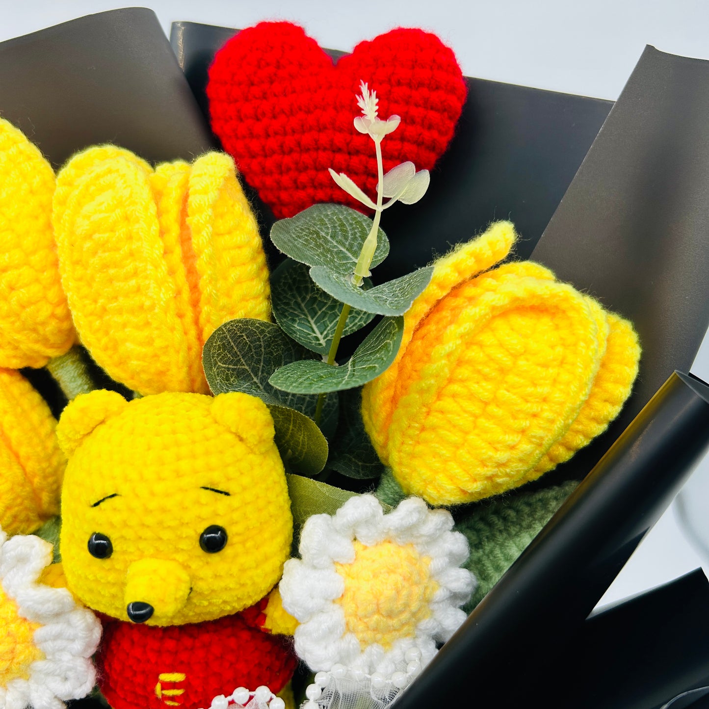 🧸 Handmade Crochet  Bear pooh Flower Bouquet – Knitted Yellow Tulips & Daisies Gift with Heart for Birthday, Anniversary, or Home Décor
