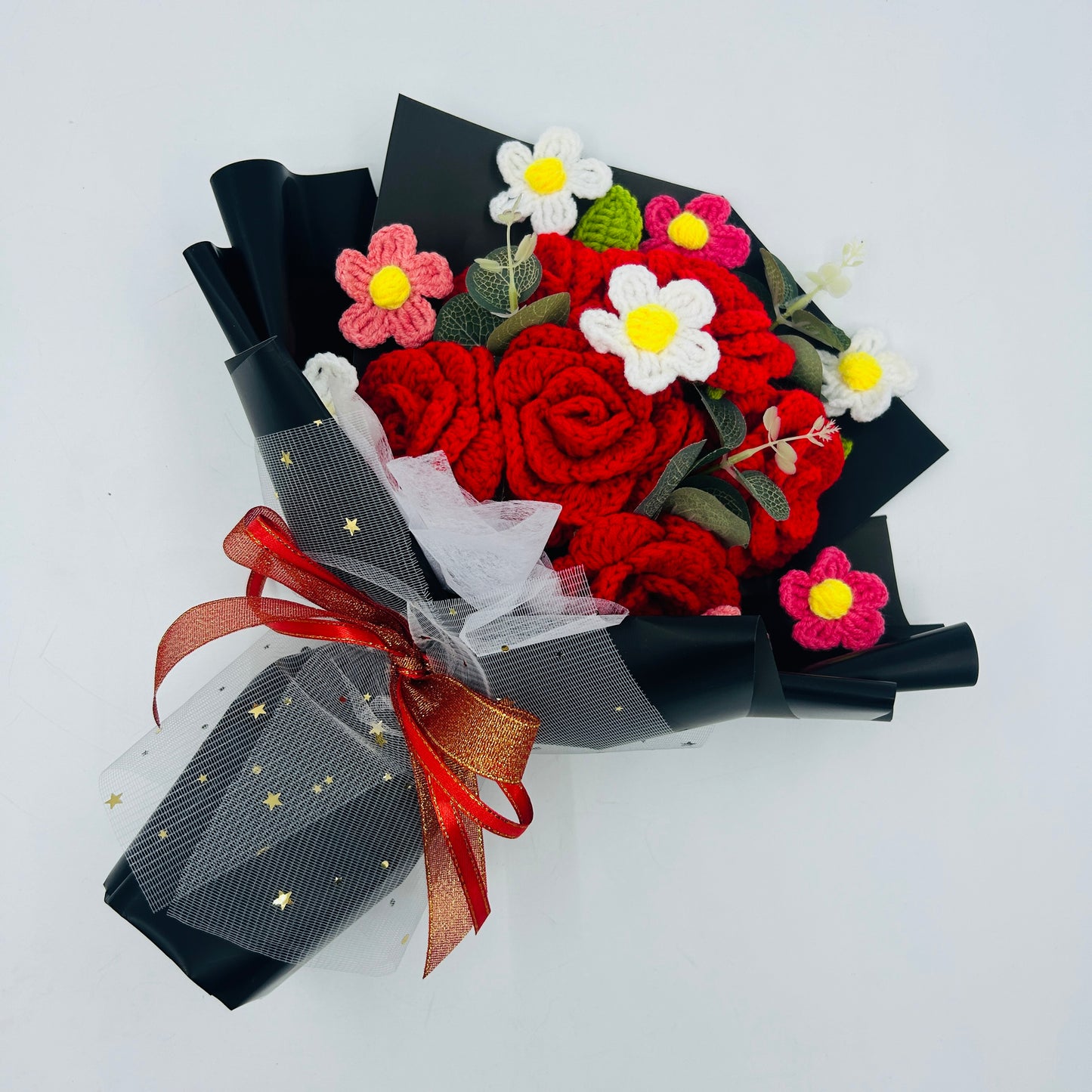 🌹 Handmade Crochet Rose Bouquet – Knitted Red Roses Daisies Gift for Valentine’s Day, Anniversary, or Home Décor