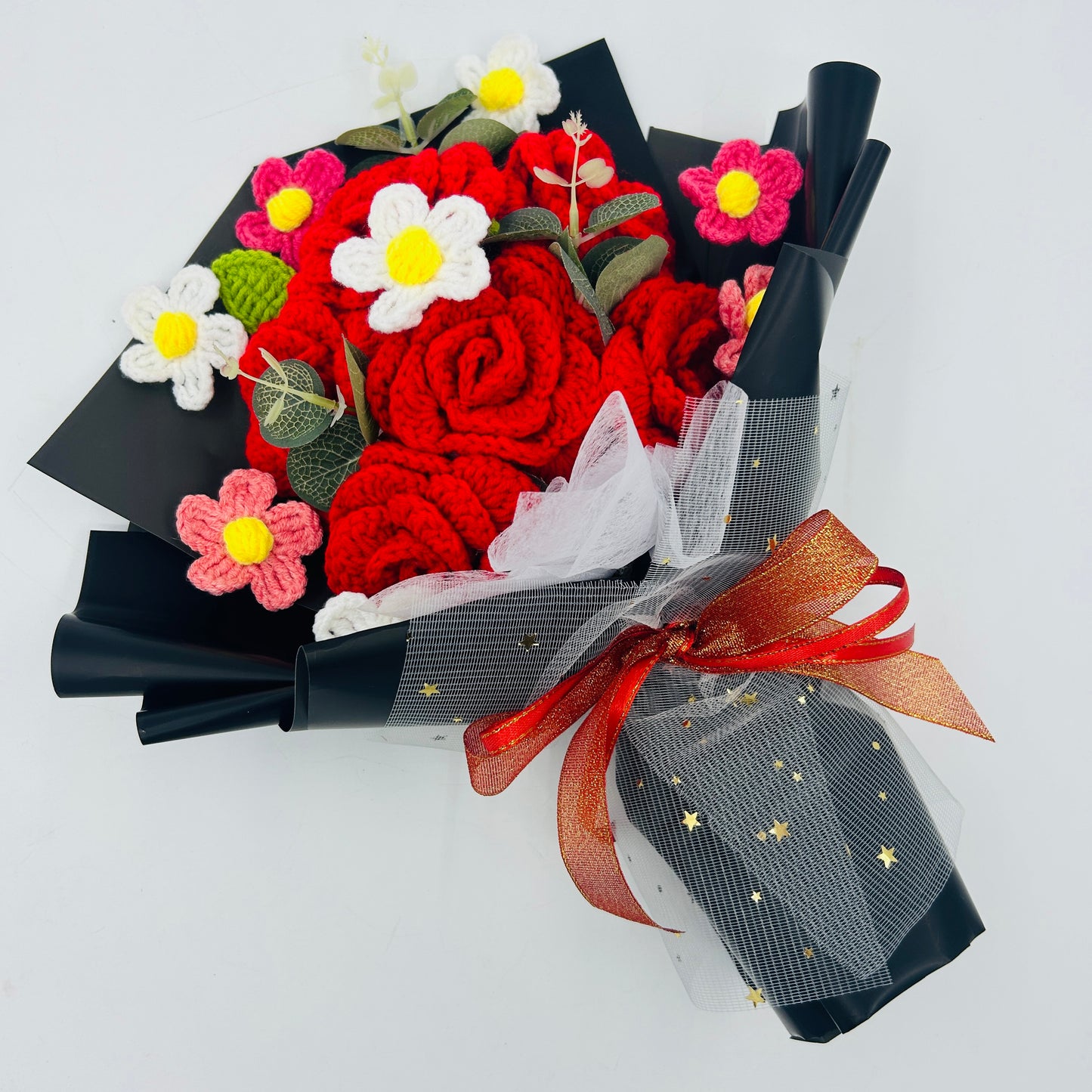 🌹 Handmade Crochet Rose Bouquet – Knitted Red Roses Daisies Gift for Valentine’s Day, Anniversary, or Home Décor