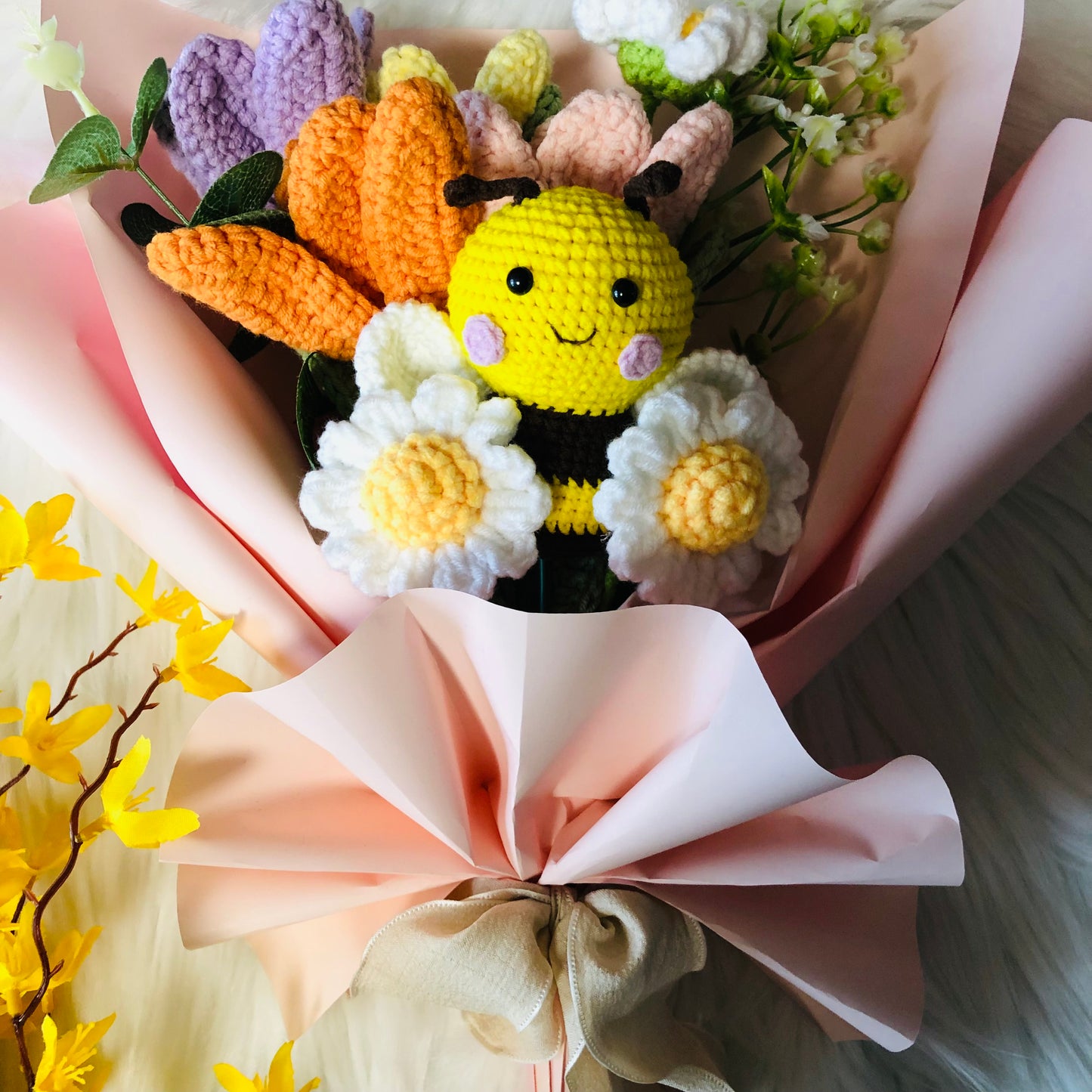 Crochet flowers, honeybee tulip flower ornaments, cute A bunch of flower Anniversary bouquet Gift for her flower