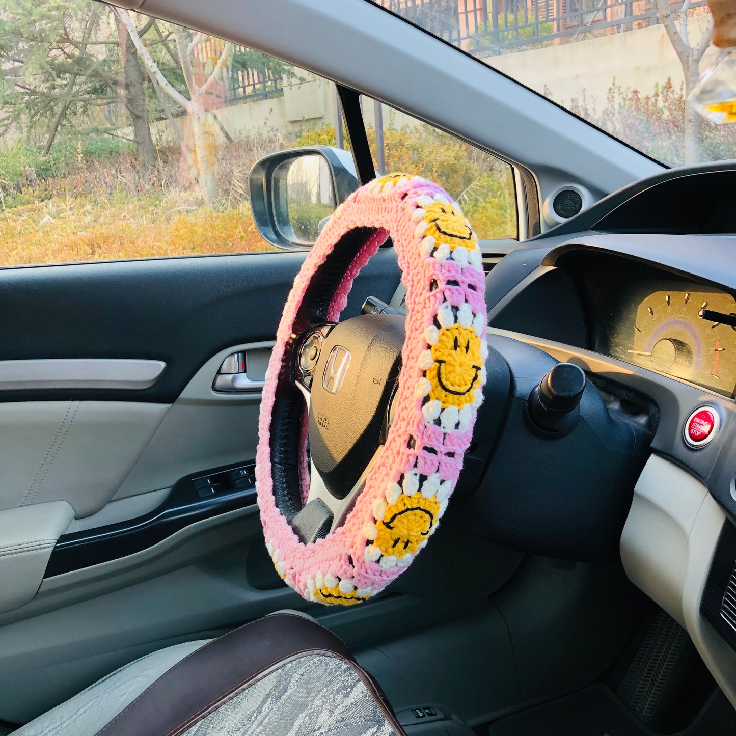 Steering Wheel Cover for women, Crochet cute Smiley face flower seat belt Cover, Car Accessories decorations