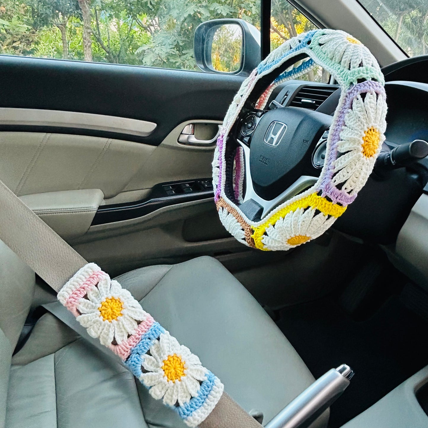 Steering Wheel Cover for women, Crochet cute colorful daisy flower seat belt Cover, Car Accessories decorations