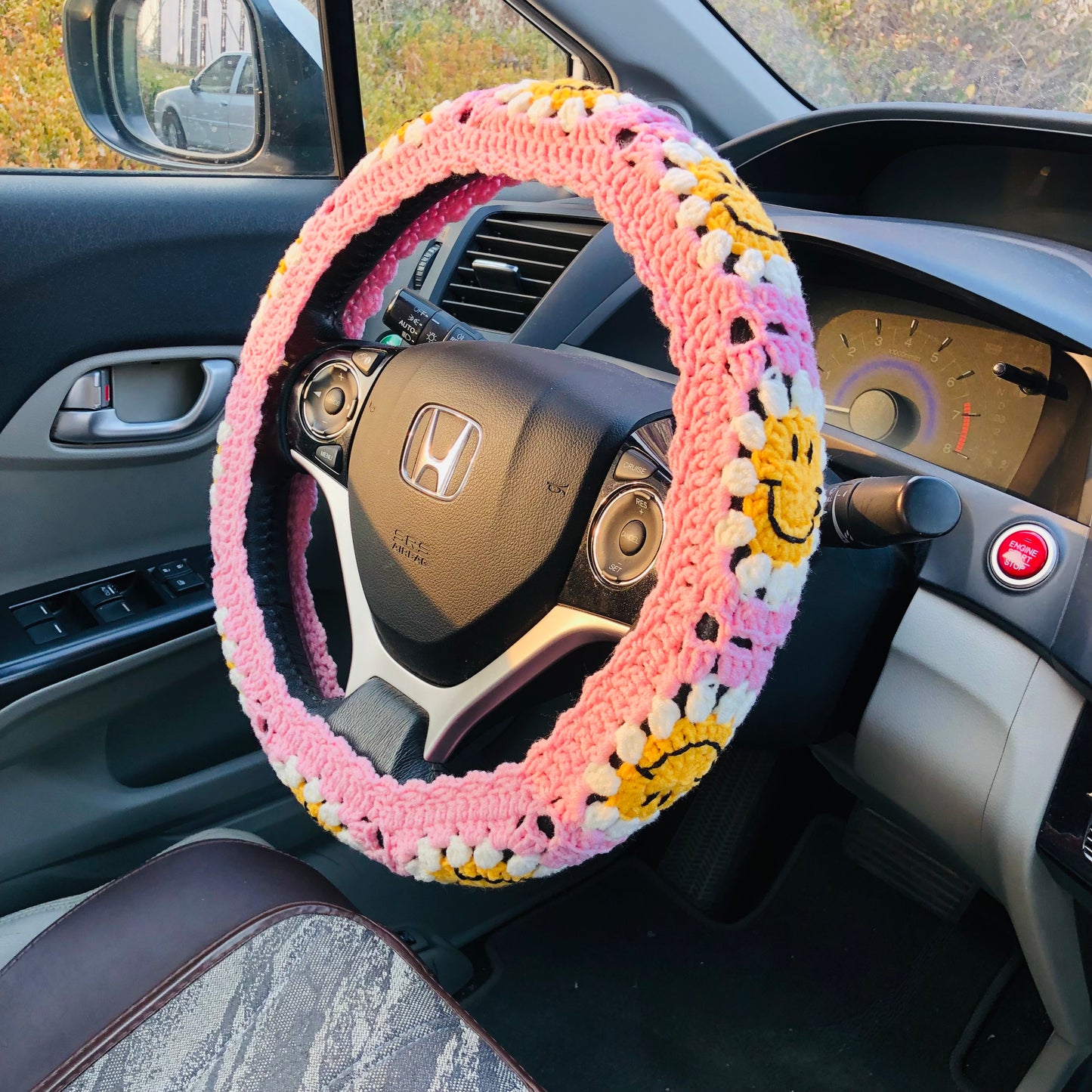 Steering Wheel Cover for women, Crochet cute Smiley face flower seat belt Cover, Car Accessories decorations