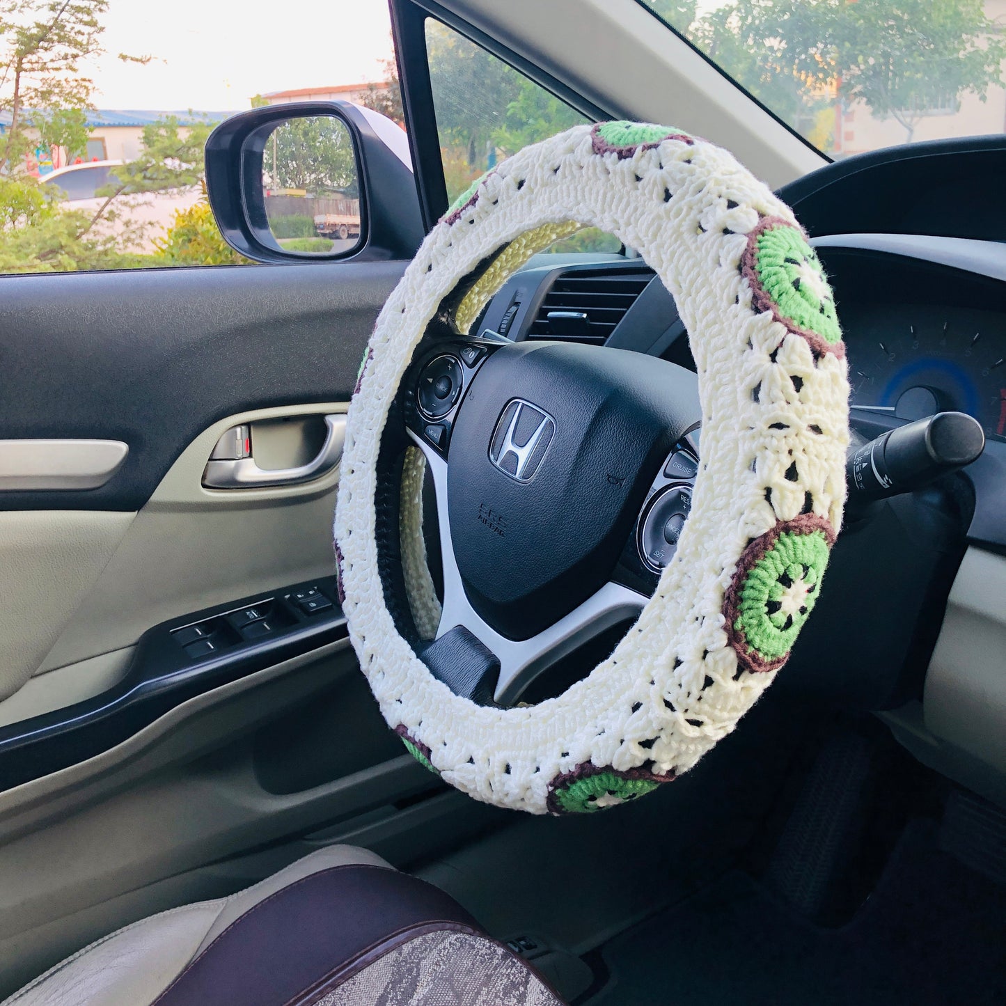 Steering Wheel Cover for women, Crochet cute kiwifruit flower seat belt Cover, Car Accessories decorations