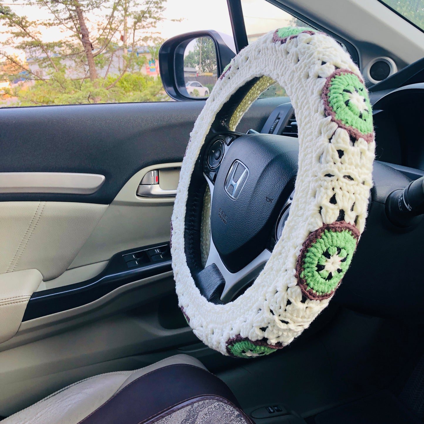 Steering Wheel Cover for women, Crochet cute kiwifruit flower seat belt Cover, Car Accessories decorations