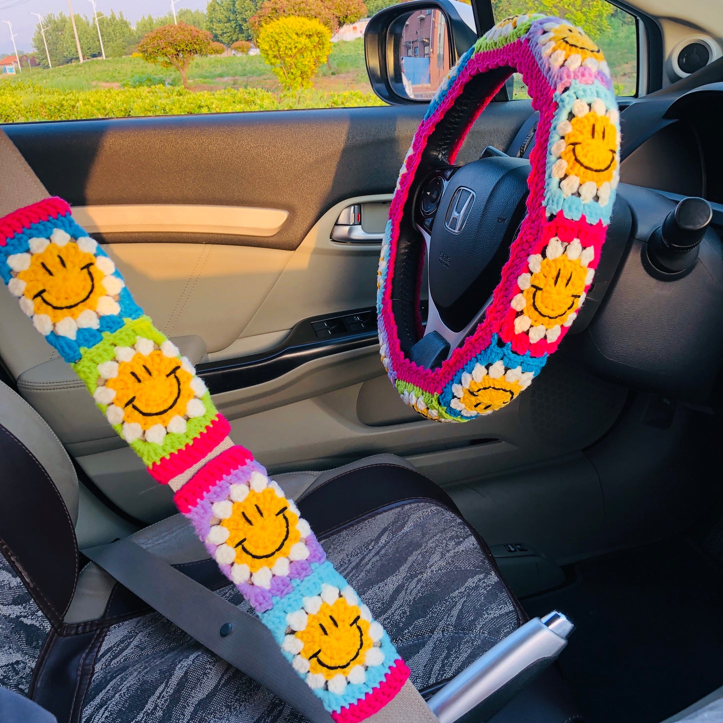 Steering Wheel Cover for women, Crochet Colorful smiley face flower seat belt Cover, Car Accessories decorations