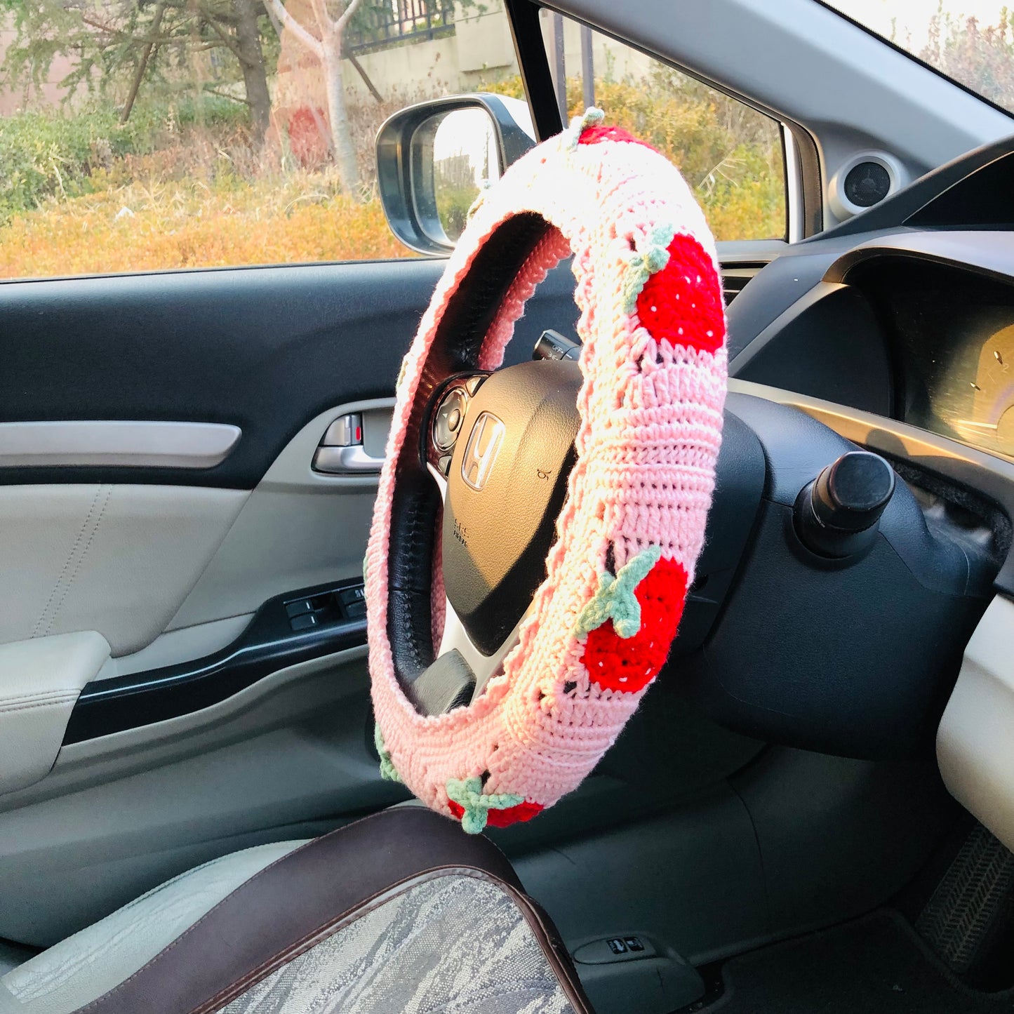 Steering Wheel Cover for women, Crochet cute kawaii Strawberry flower seat belt Cover, Car Accessories decorations