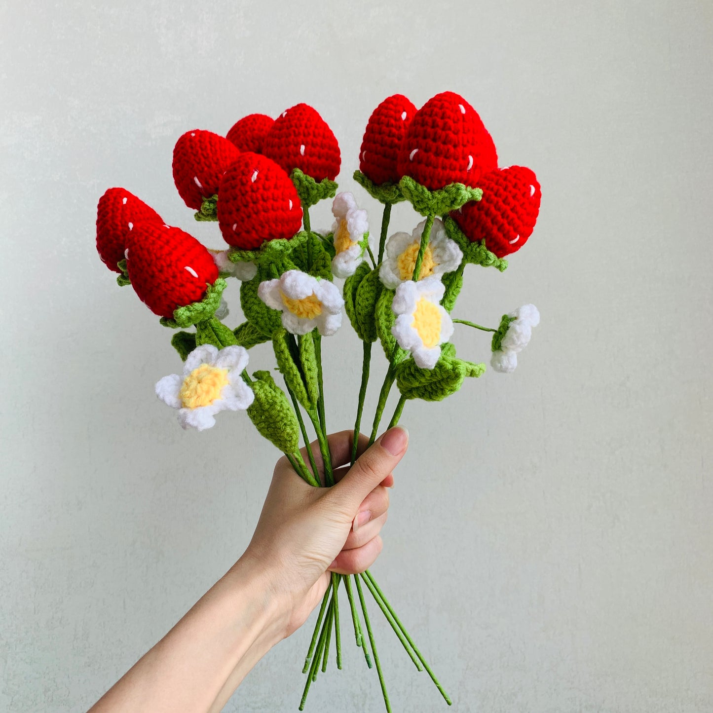 Crochet flowers strawberry flower ornaments, Handmade knitted Flower Bouquet A bunch of flower