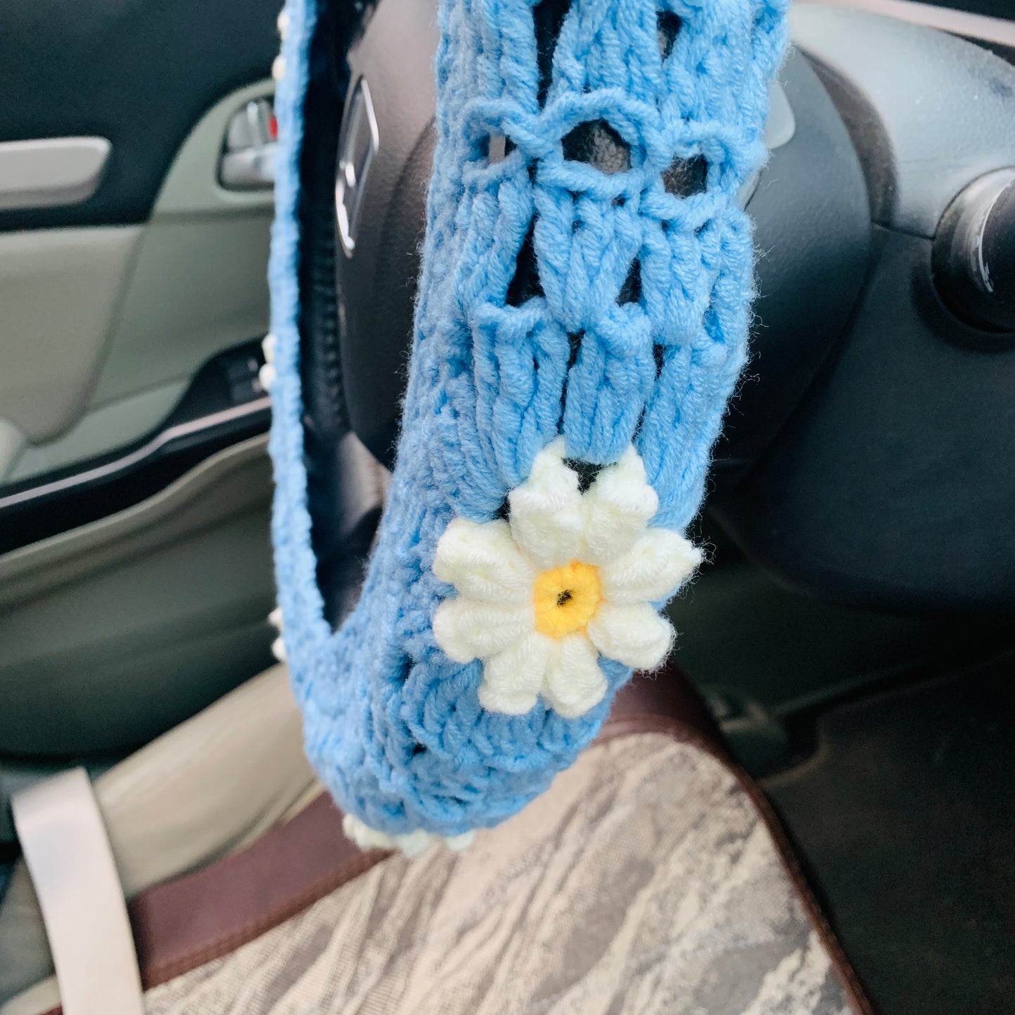 Steering Wheel Cover for women, Crochet cute daisy flower seat belt Cover, Handmade kawaii Car interior Accessories decorations