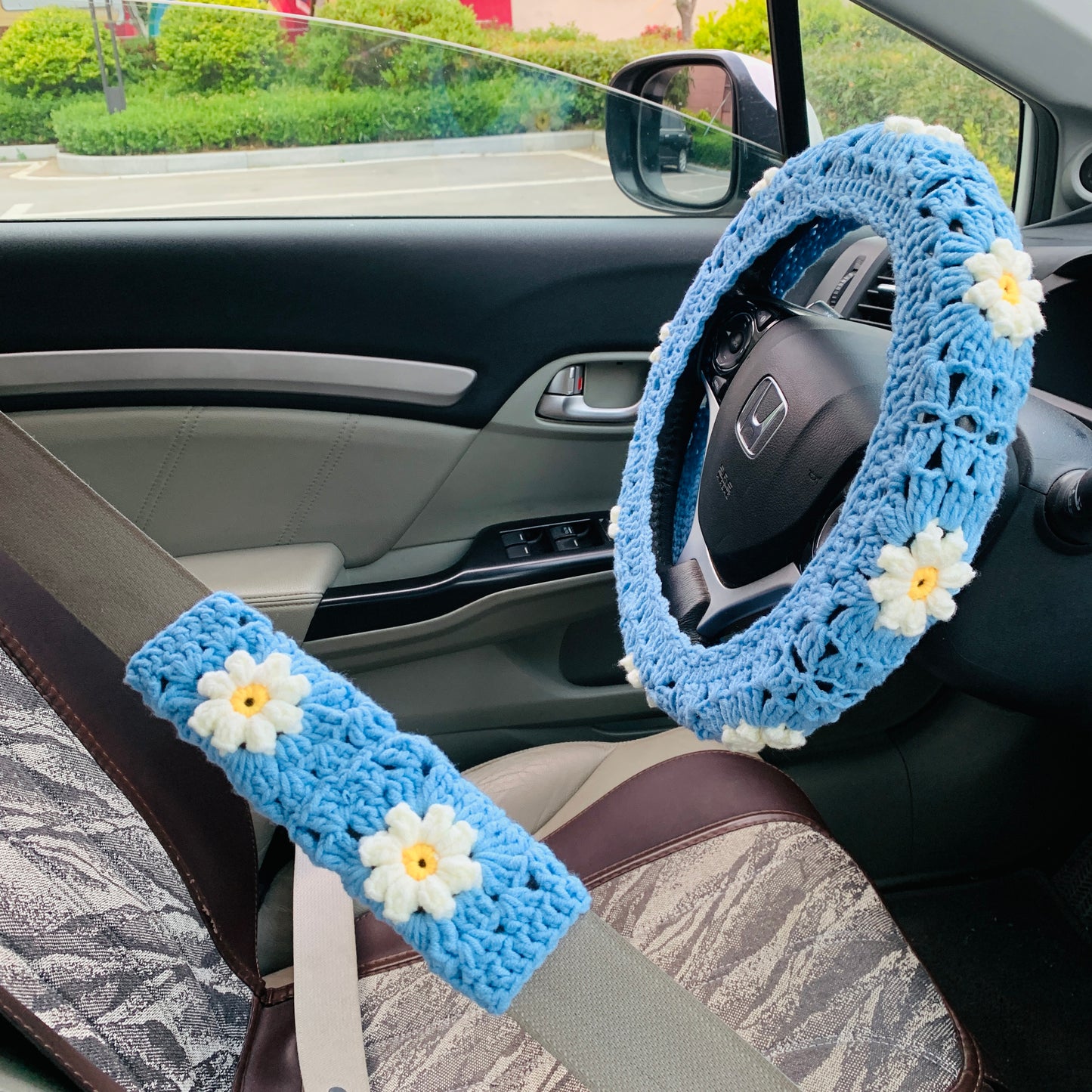 Steering Wheel Cover for women, Crochet cute daisy flower seat belt Cover, Handmade kawaii Car interior Accessories decorations