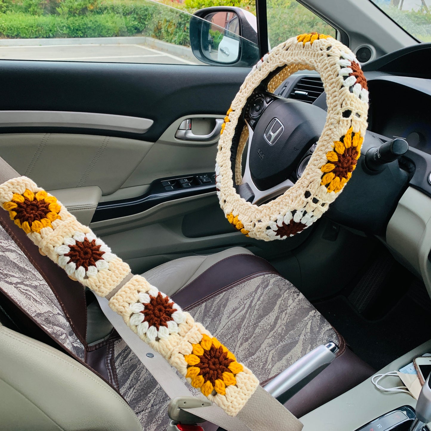 Steering Wheel Cover for women, Crochet cute daisy flower seat belt Cover, kawaii handmade Car interior Accessories decorations