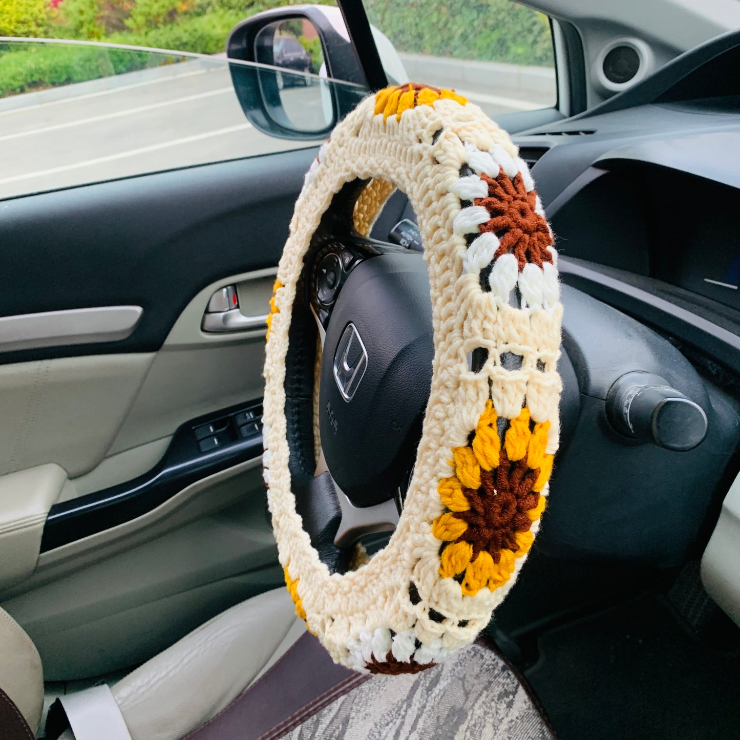 Steering Wheel Cover for women, Crochet cute daisy flower seat belt Cover, kawaii handmade Car interior Accessories decorations