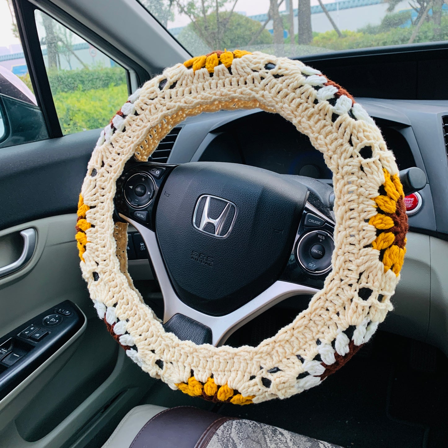 Steering Wheel Cover for women, Crochet cute daisy flower seat belt Cover, kawaii handmade Car interior Accessories decorations