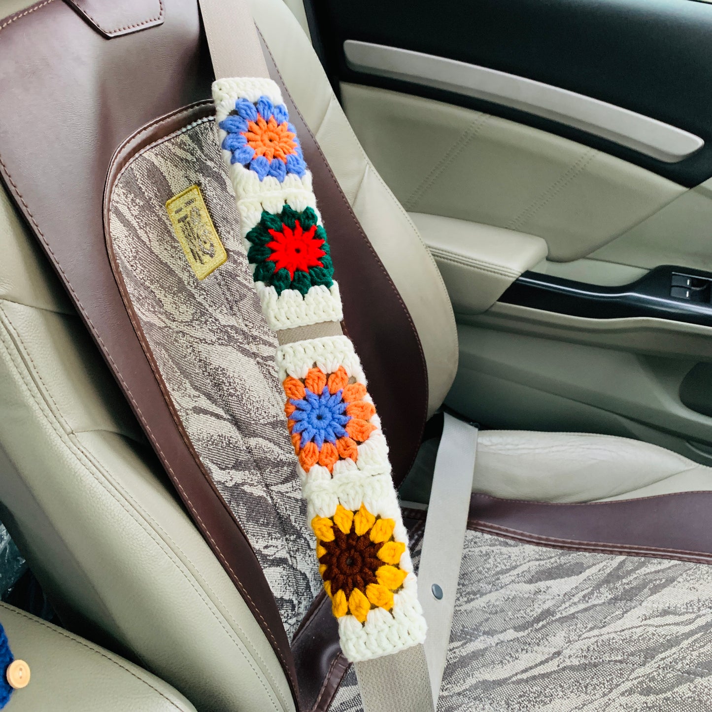 Steering Wheel Cover for women, Handmade Crochet cute daisy flower seat belt Cover, kawaii Car interior Accessories decorations