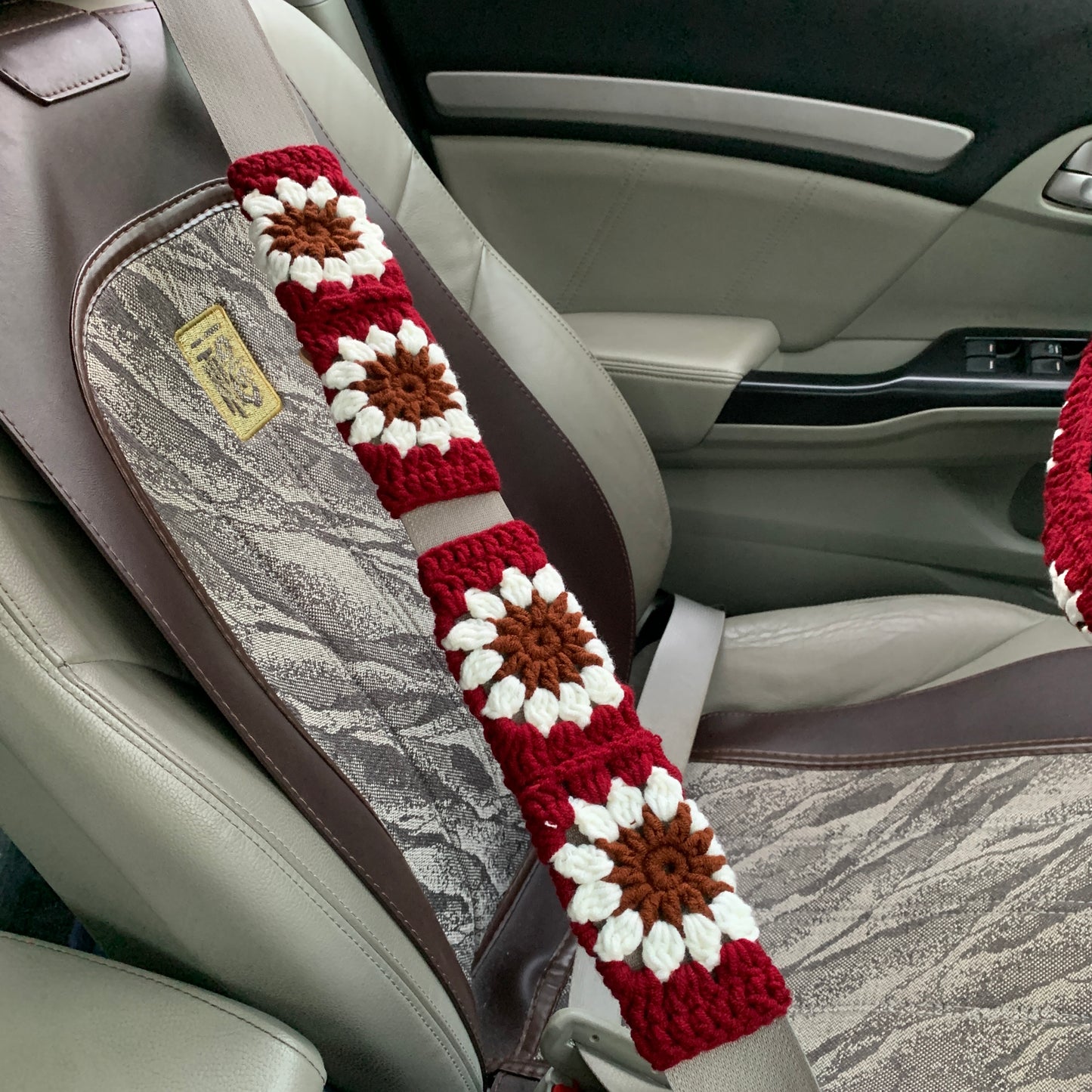 Steering Wheel Cover for women, Handmade Crochet cute daisy flower seat belt Cover, Car interior Accessories decorations