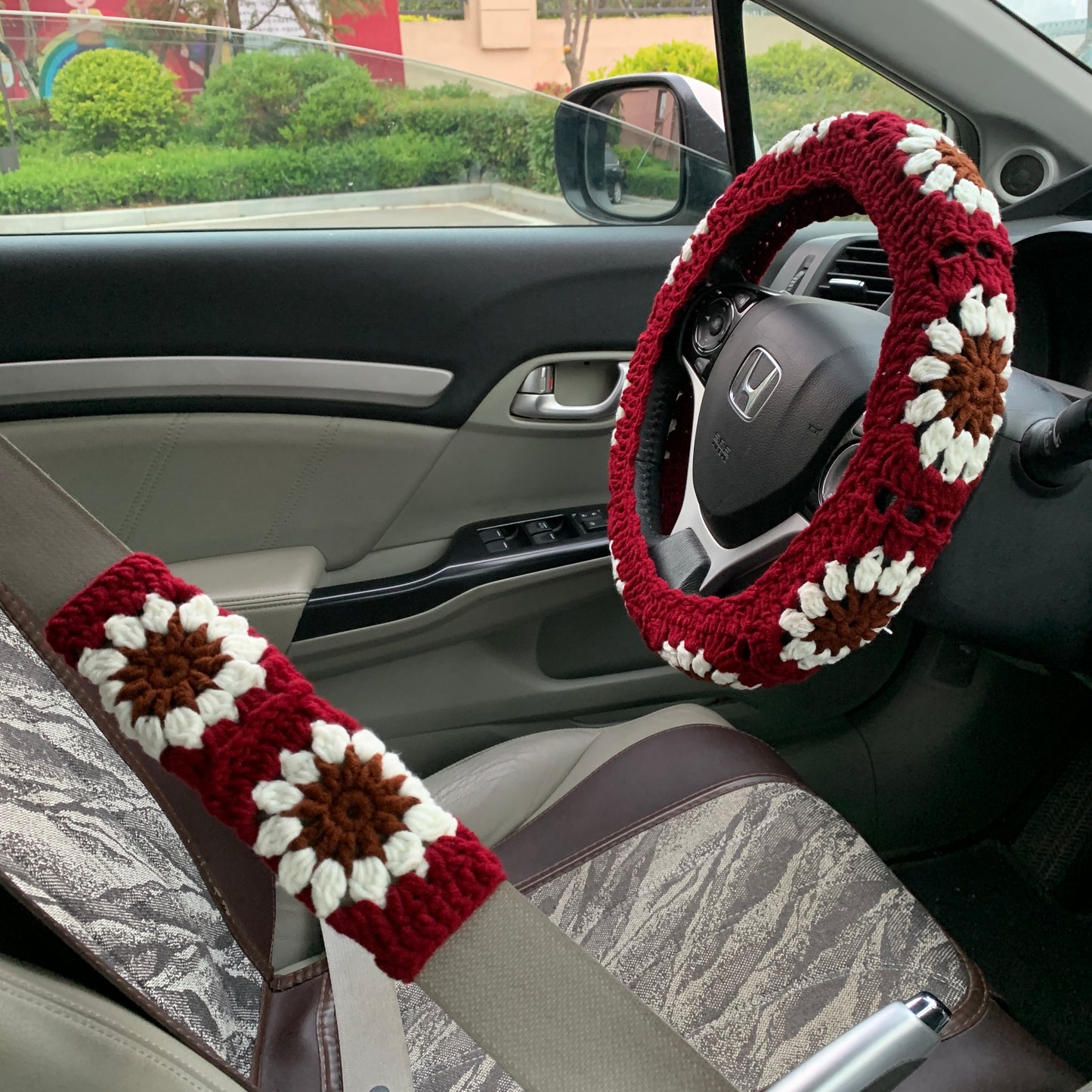 Steering Wheel Cover for women, Handmade Crochet cute daisy flower seat belt Cover, Car interior Accessories decorations