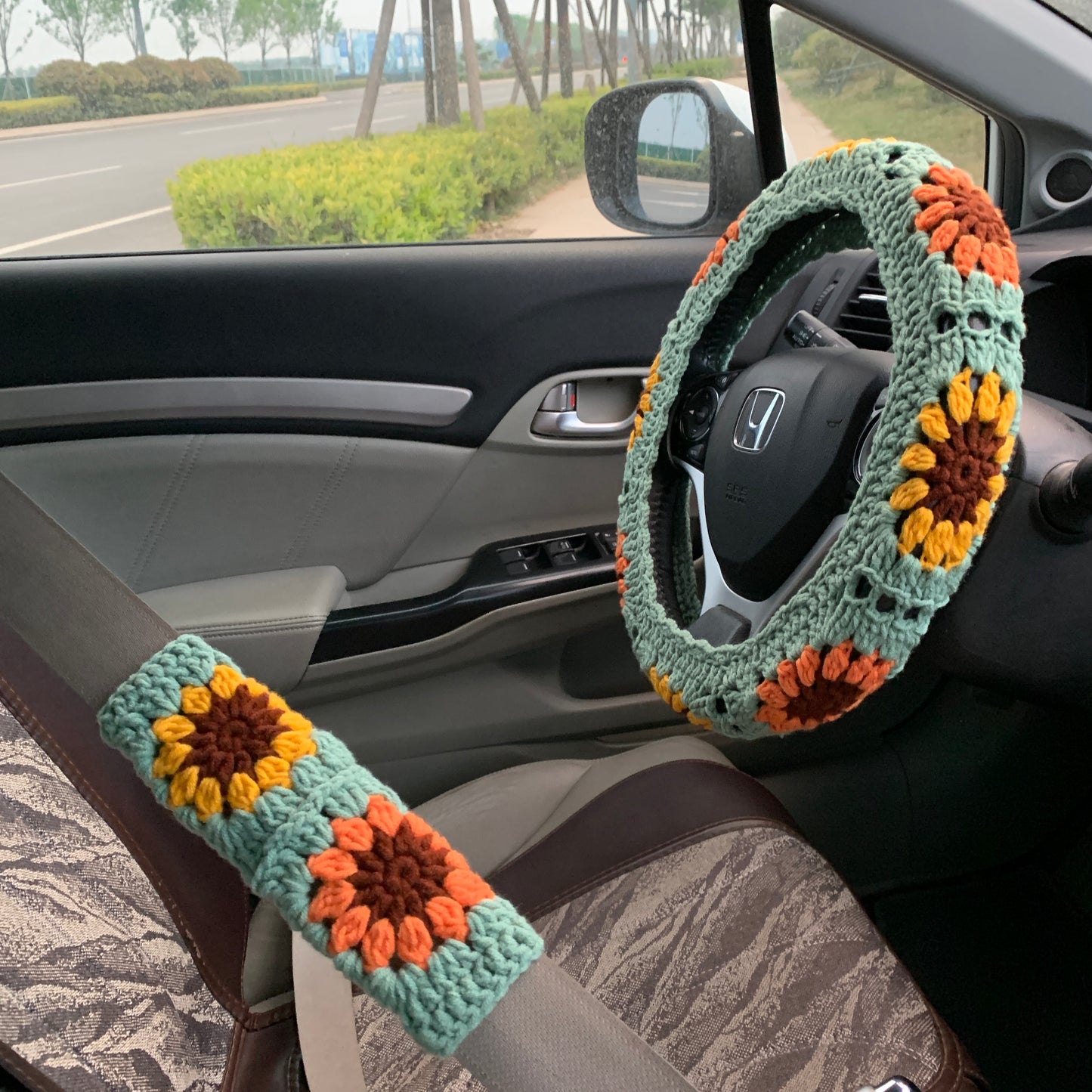 Handmade Steering Wheel Cover for women, cute crochet daisy flower seat belt Cover, Car interior Accessories decorations