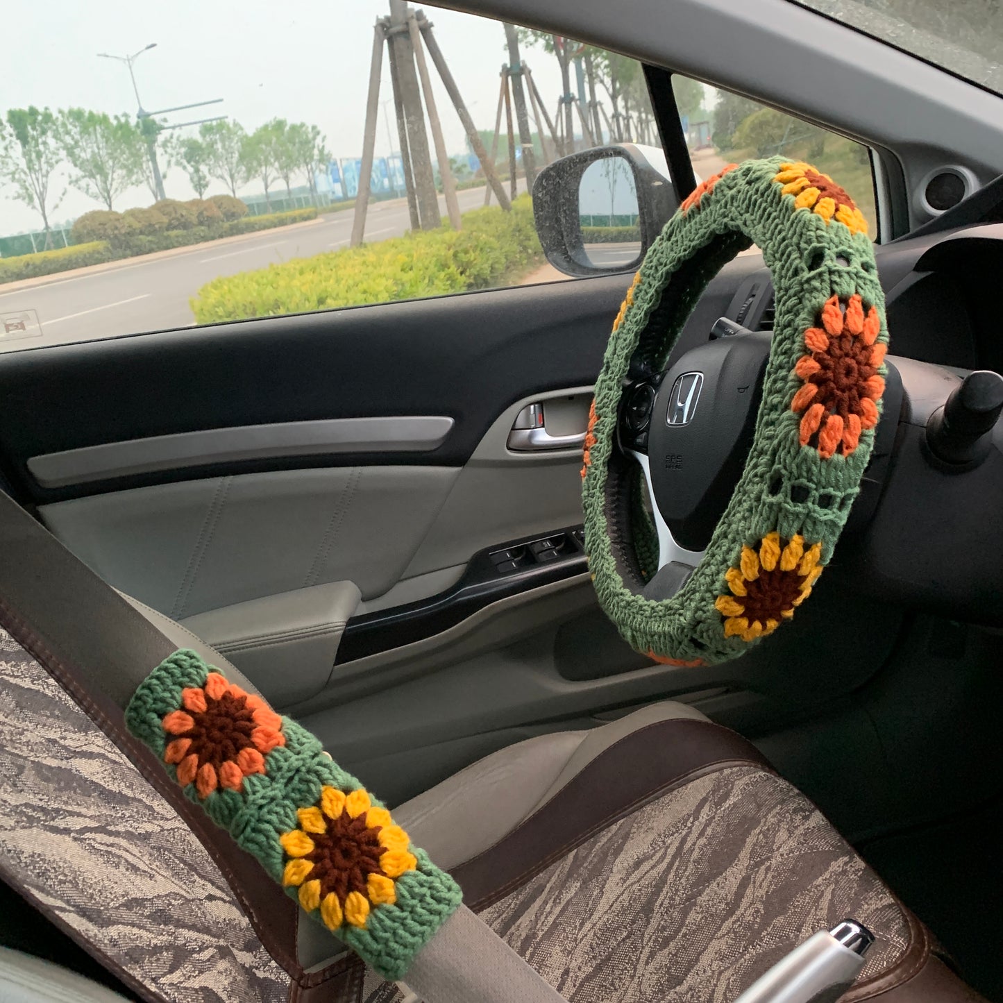 Steering Wheel Cover for women, Crochet cute daisy flower seat belt Cover, kawaii Car interior Accessories decorations