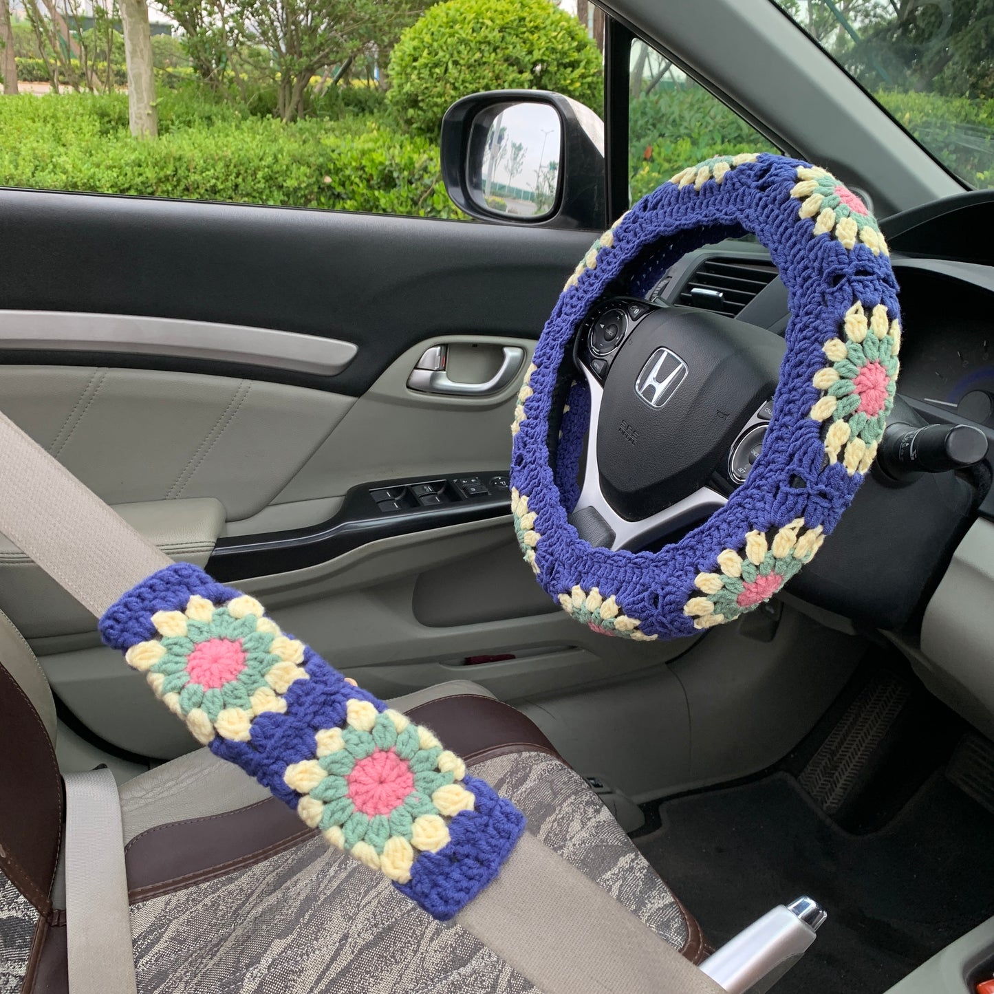 Steering Wheel Cover for women, Crochet cute daisy flower seat belt Cover, Car Accessories decorations car Interior decor