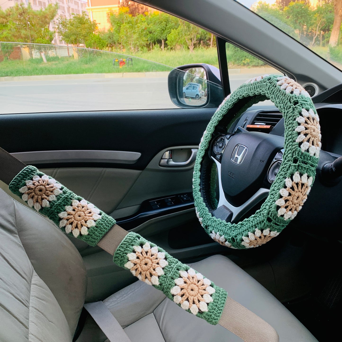 Steering Wheel Cover for women, Crochet Sunflower seat belt Cover, Car Accessories decorations statement Gift for her