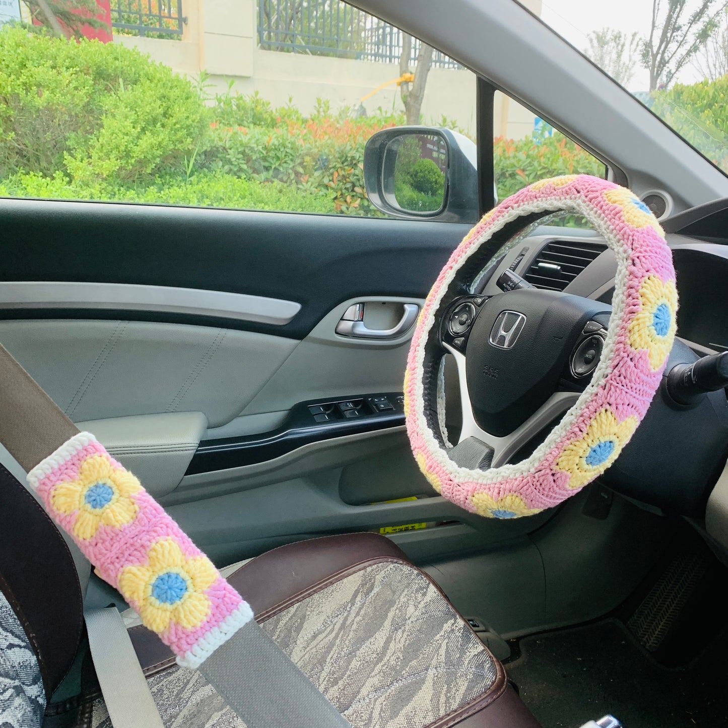 Steering Wheel Cover for women, Crochet cute flower seat belt Cover, handmade Car interior Accessories decorations