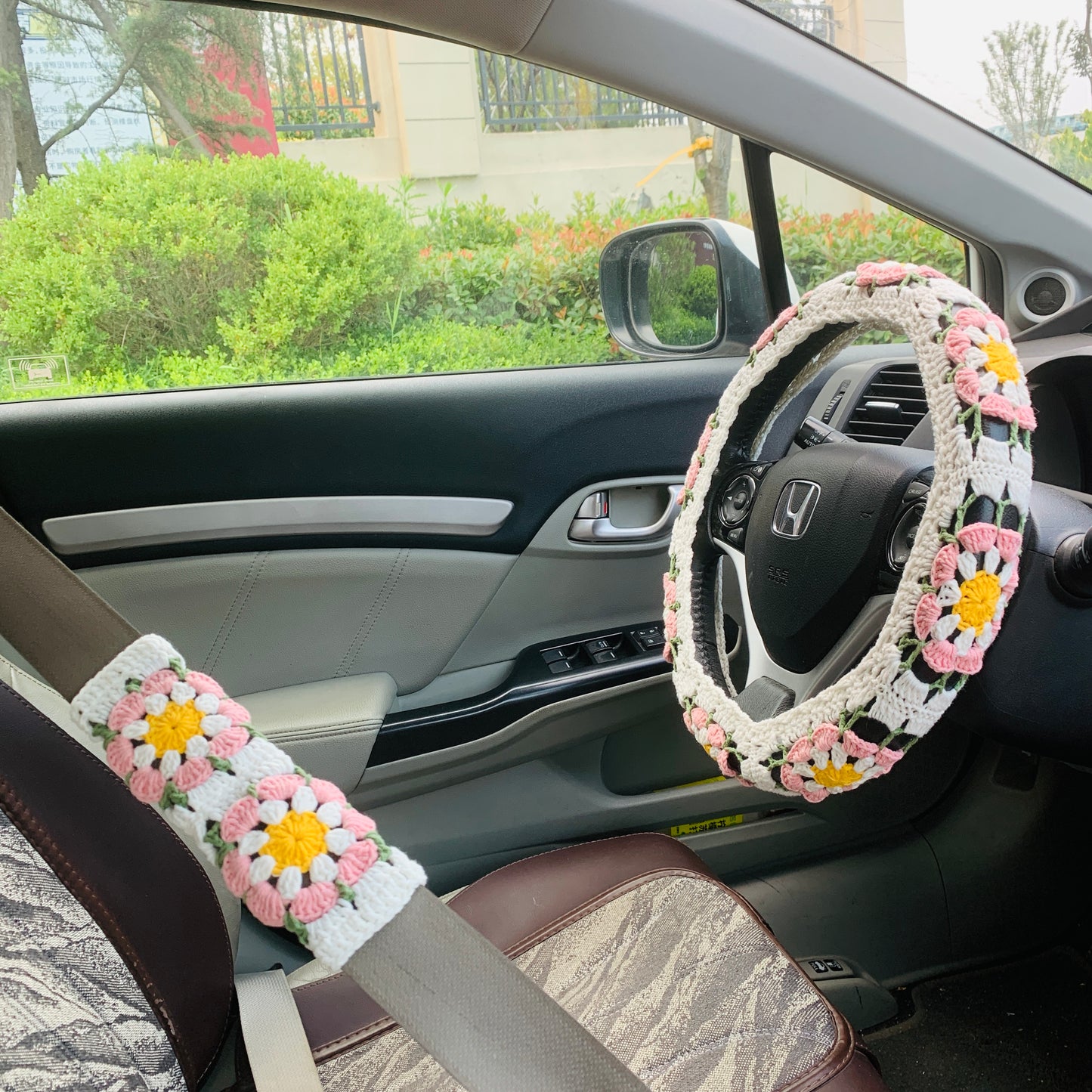 Steering Wheel Cover for women, Crochet cute handmade daisy flower seat belt Cover, Car interior Accessories decorations