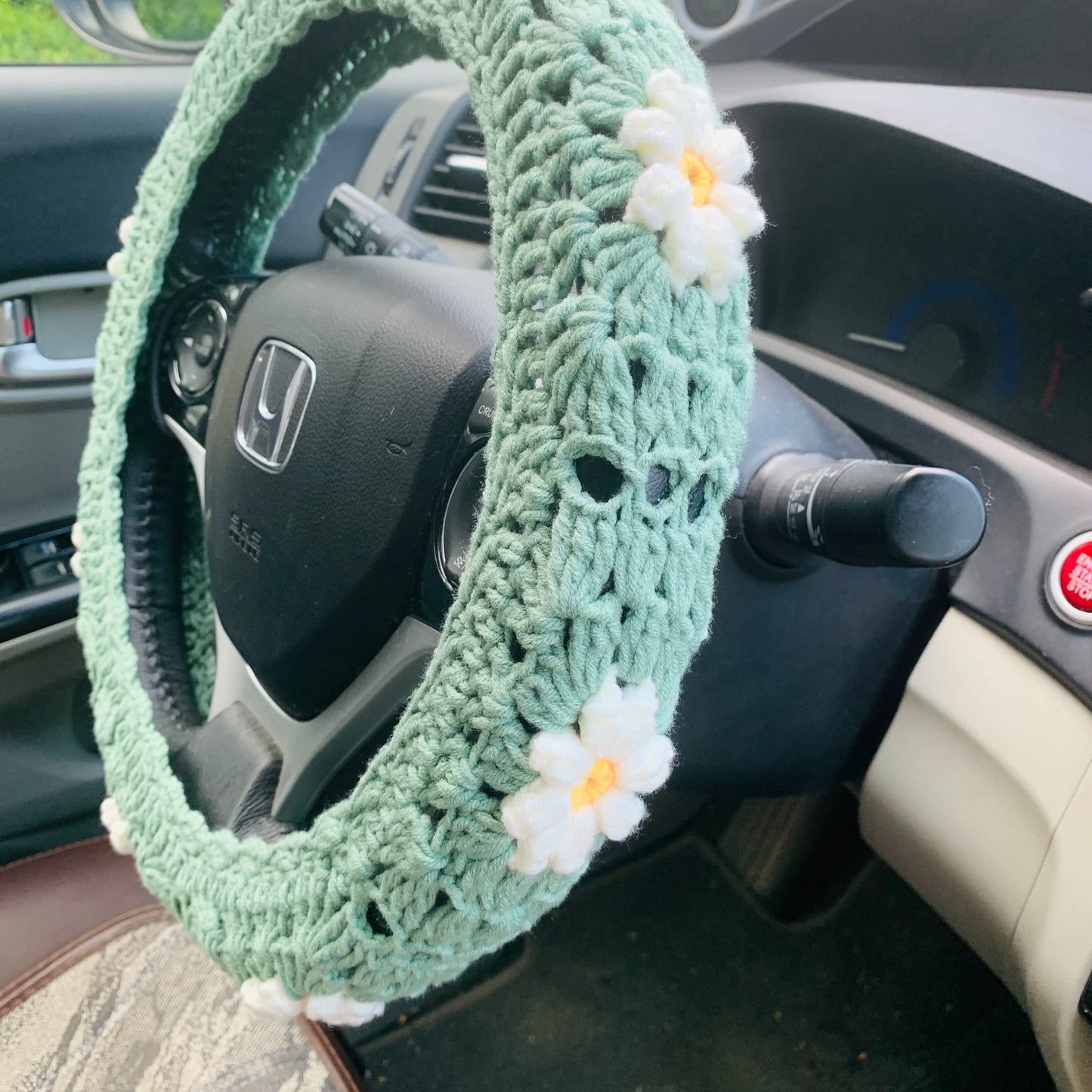 Handmade crochet Steering Wheel Cover for women, cute daisy flower seat belt Cover, Car interior Accessories decorations