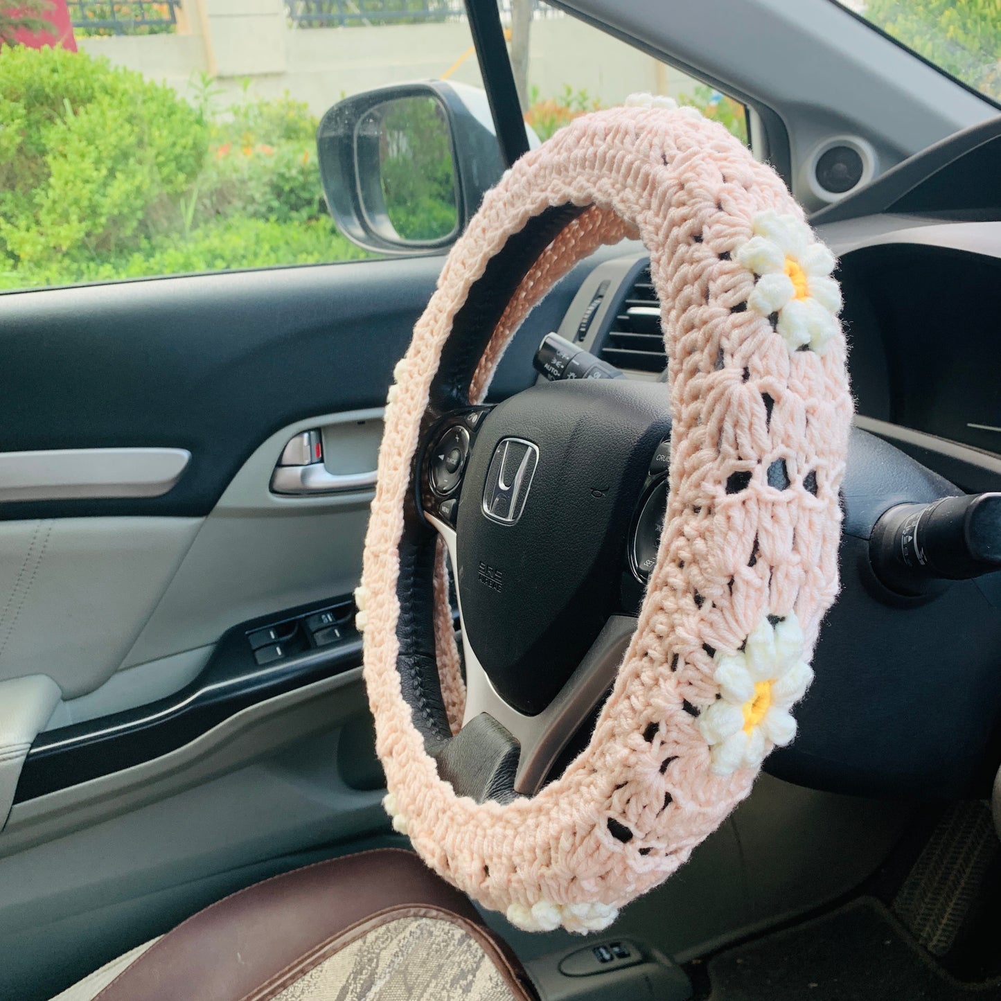 Handmade crochet Steering Wheel Cover for women, cute daisy flower seat belt Cover, Car interior Accessories decorations