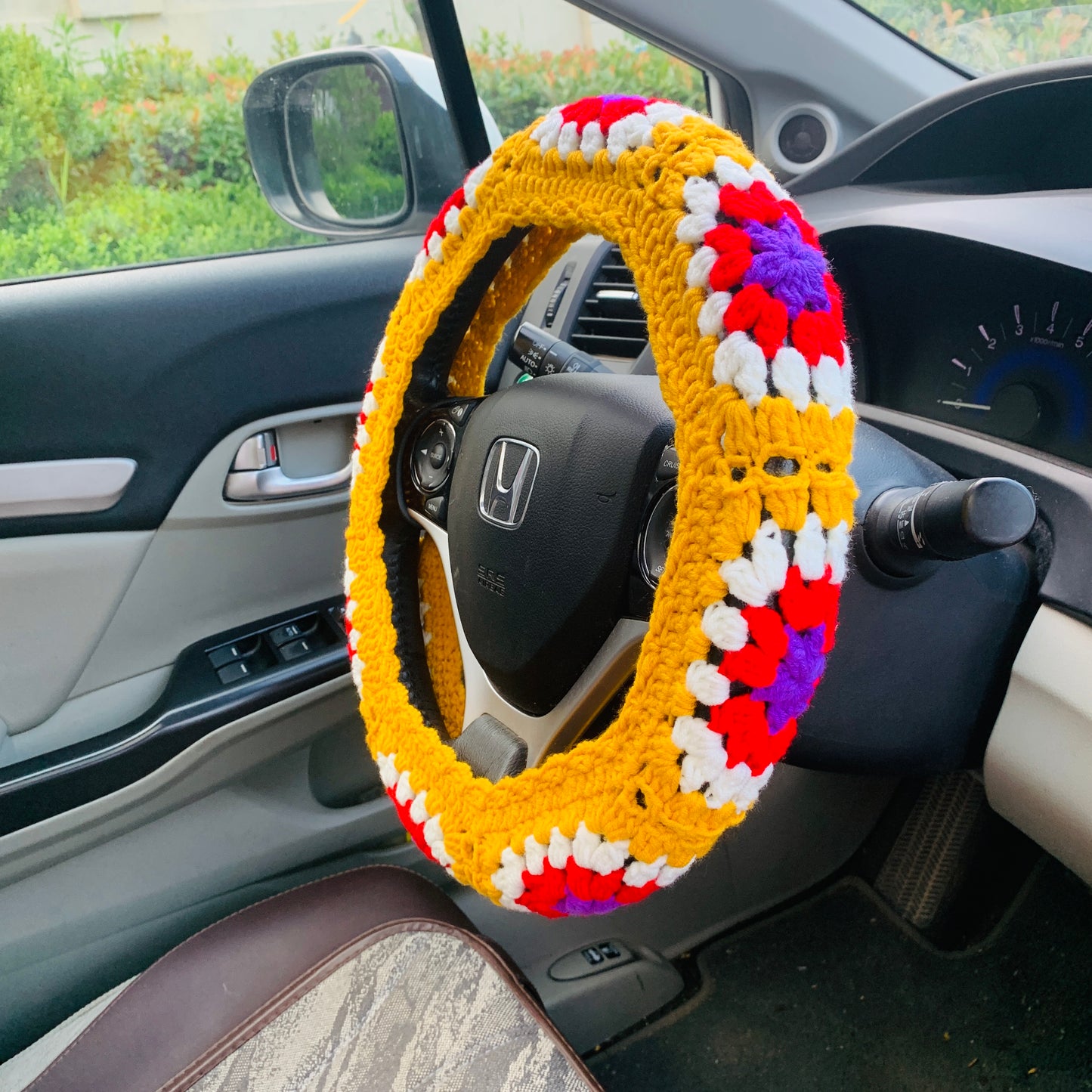 Handmade crochet Steering Wheel Cover for women, cute flower daisy seat belt Cover, Car interior Accessories decorations