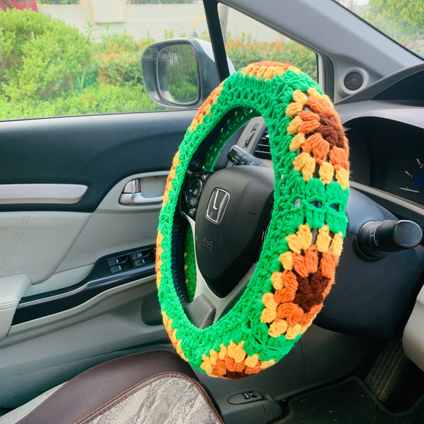 Handmade crochet Steering Wheel Cover for women, cute daisy flower seat belt Cover, Car interior Accessories decorations car gift