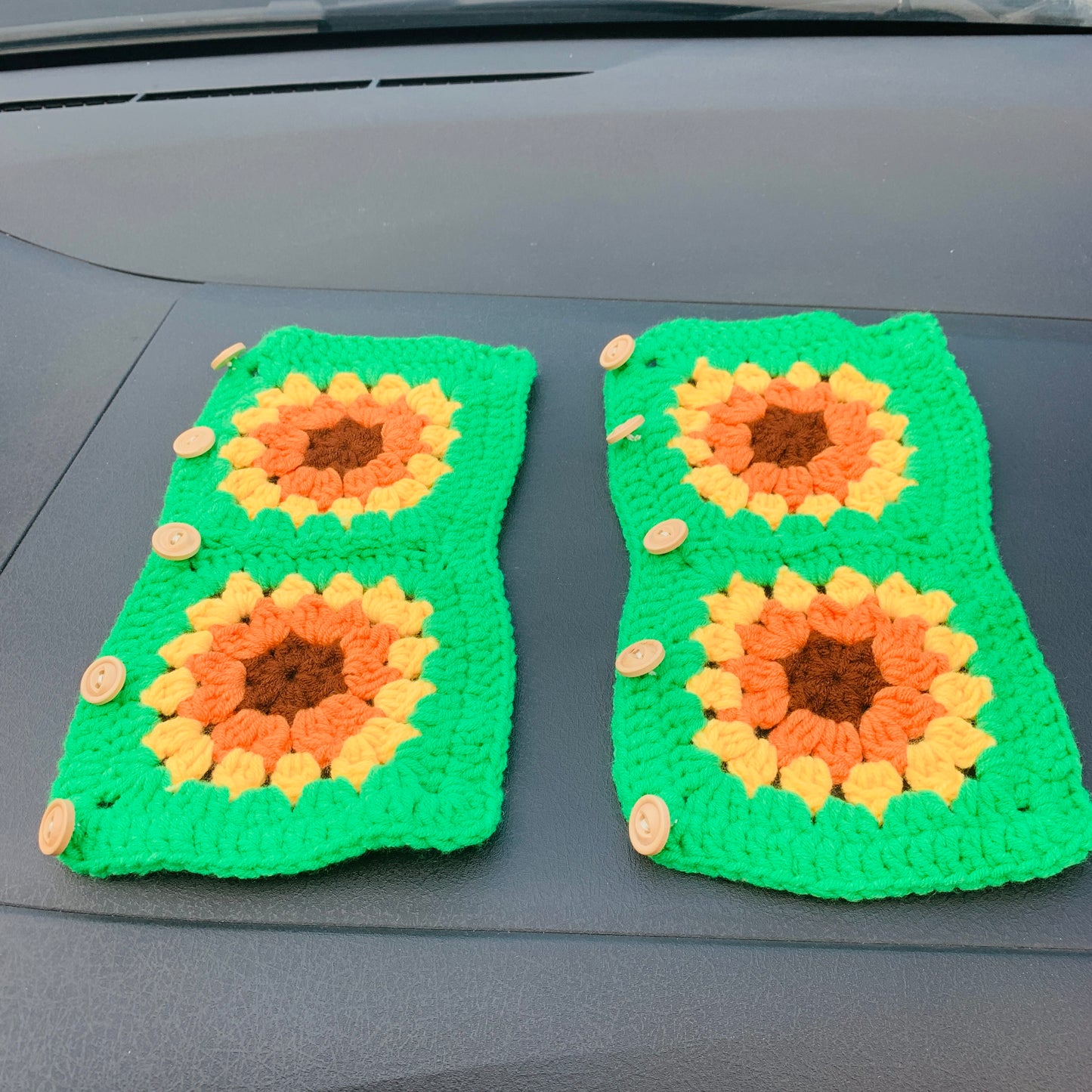 Handmade crochet Steering Wheel Cover for women, cute daisy flower seat belt Cover, Car interior Accessories decorations car gift