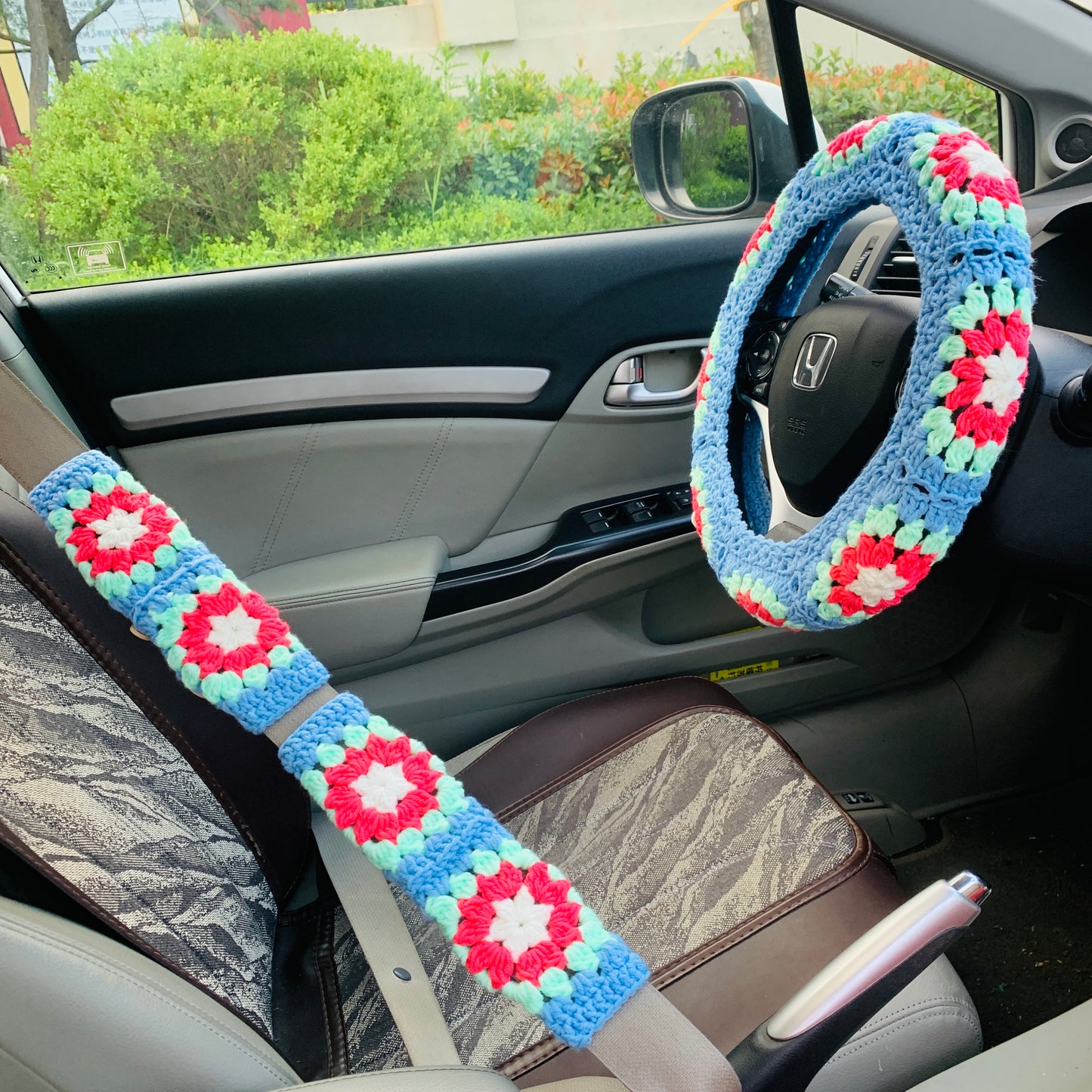 Crochet Steering Wheel Cover for women, handmade cute daisy flower seat belt Cover, Car interior Accessories decorations for her car gift