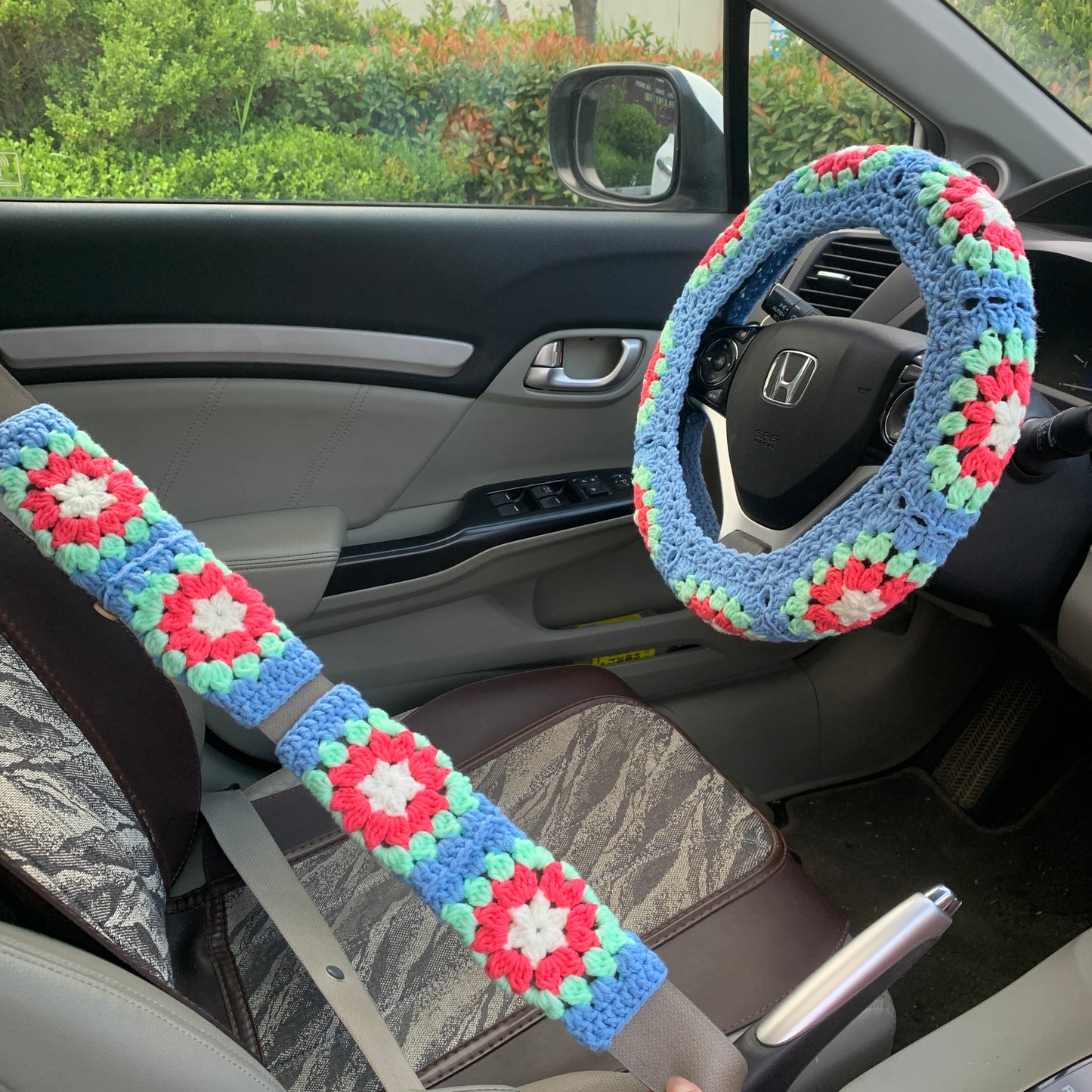 Crochet Steering Wheel Cover for women, handmade cute daisy flower seat belt Cover, Car interior Accessories decorations for her car gift