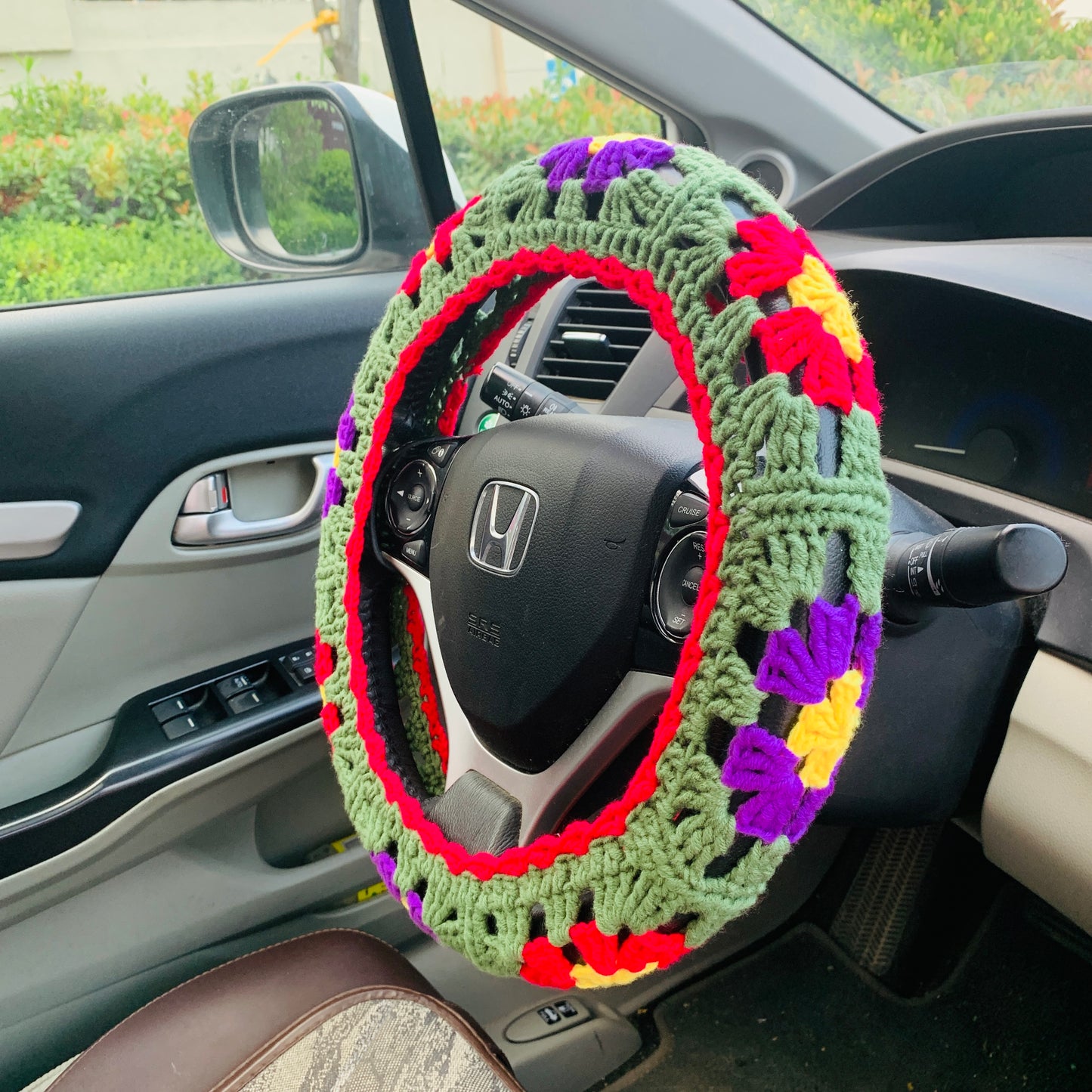 Handmade Steering Wheel Cover for women, cute daisy flower crochet seat belt Cover, Car interior Accessories decorations