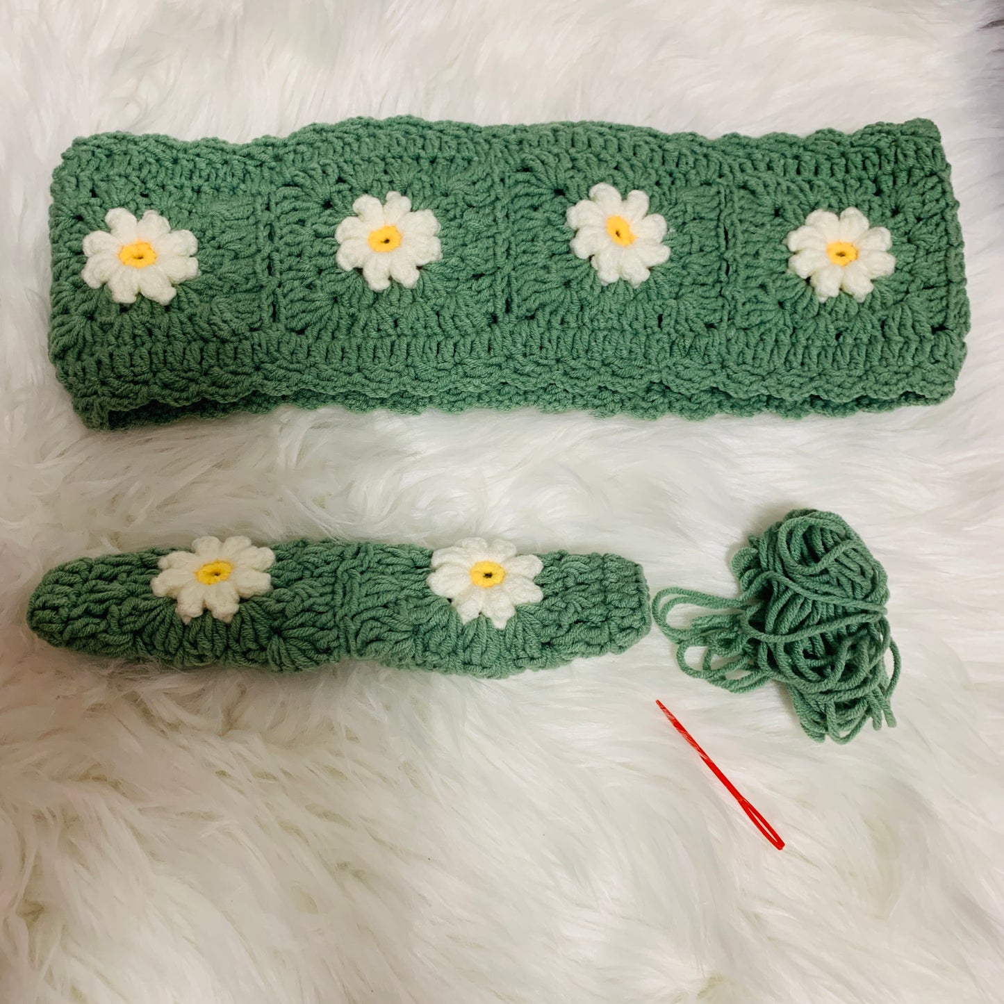 Handmade crochet Steering Wheel Cover for women, cute daisy flower seat belt Cover, Car interior Accessories decorations