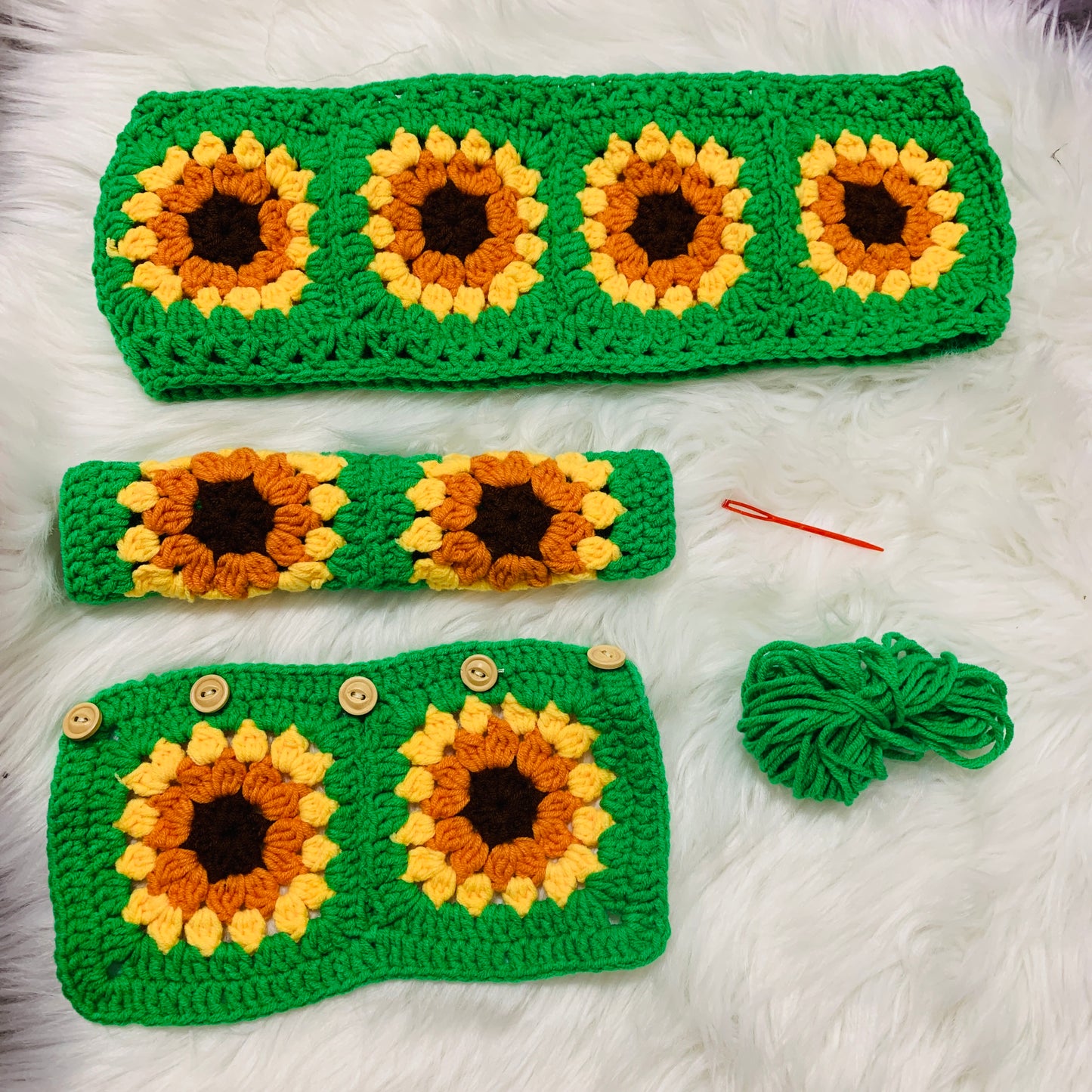 Handmade crochet Steering Wheel Cover for women, cute daisy flower seat belt Cover, Car interior Accessories decorations car gift