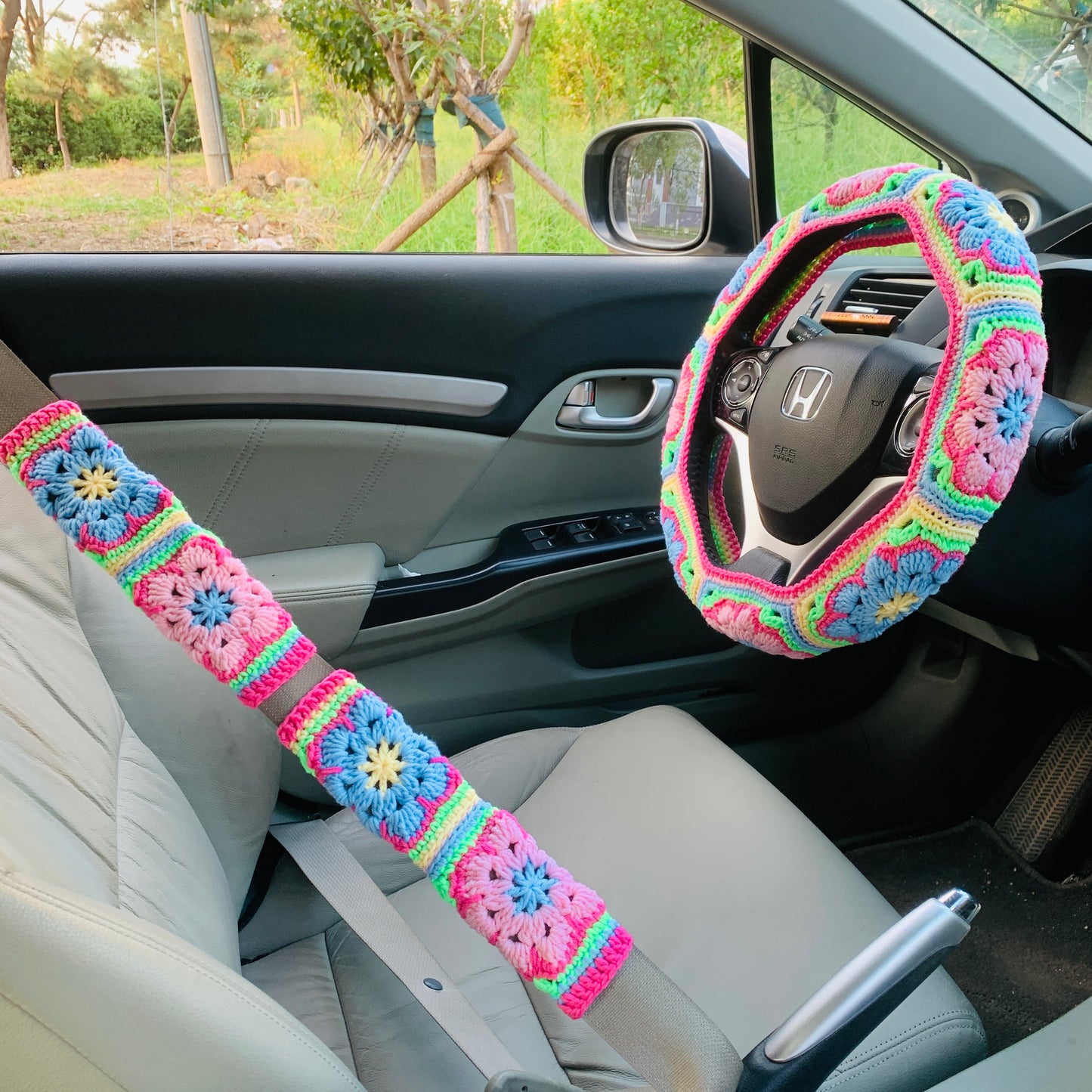 Steering Wheel Cover for women, Crochet cute Galsang flower seat belt Cover, Car Accessories decorations