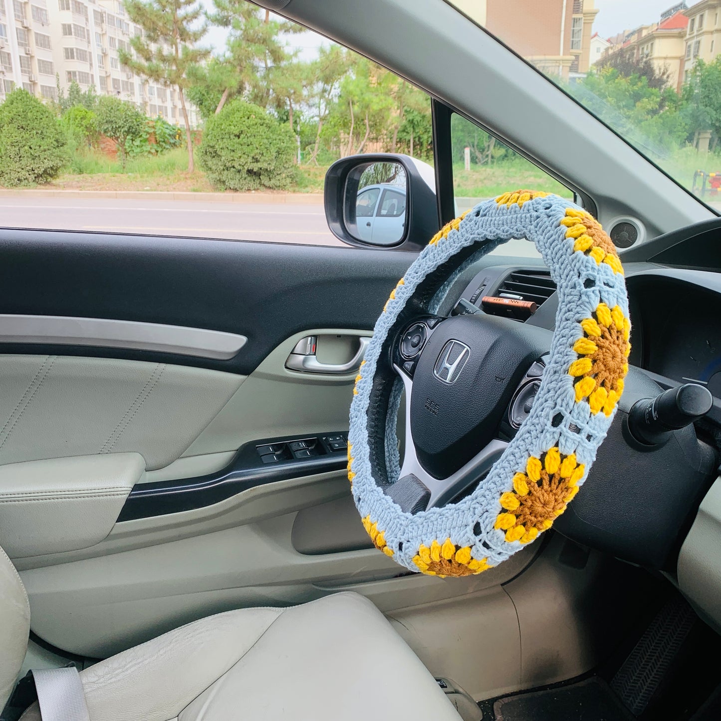 Steering Wheel Cover for women, Crochet Sunflower seat belt Cover, Car Accessories decorations statement car decor