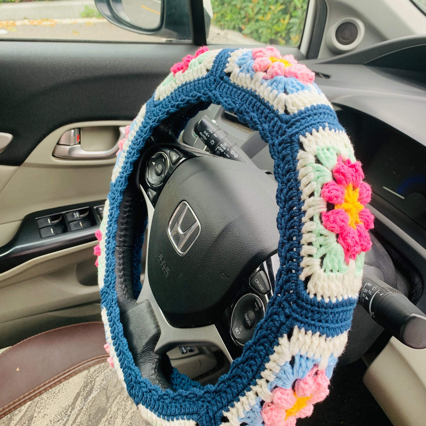 Handmade crochet Steering Wheel Cover for women, cute kawaii daisy flower seat belt Cover, Car interior Accessories decorations