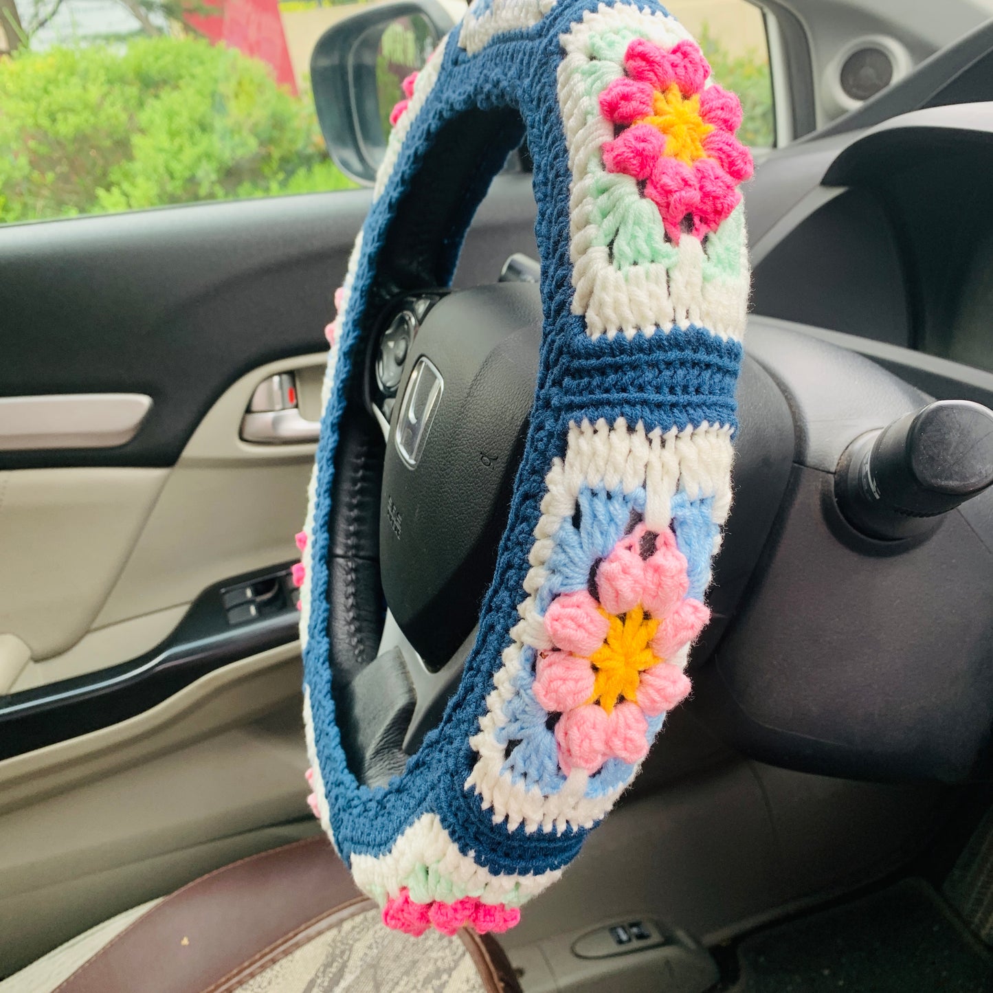 Handmade crochet Steering Wheel Cover for women, cute kawaii daisy flower seat belt Cover, Car interior Accessories decorations