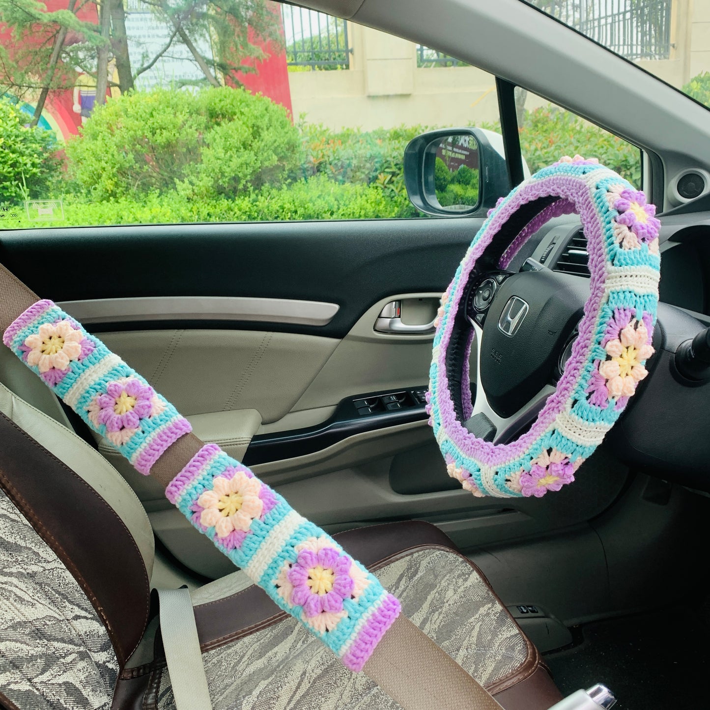 Handmade crochet Steering Wheel Cover for women, cute purple daisy flower seat belt Cover, Car interior Accessories decorations