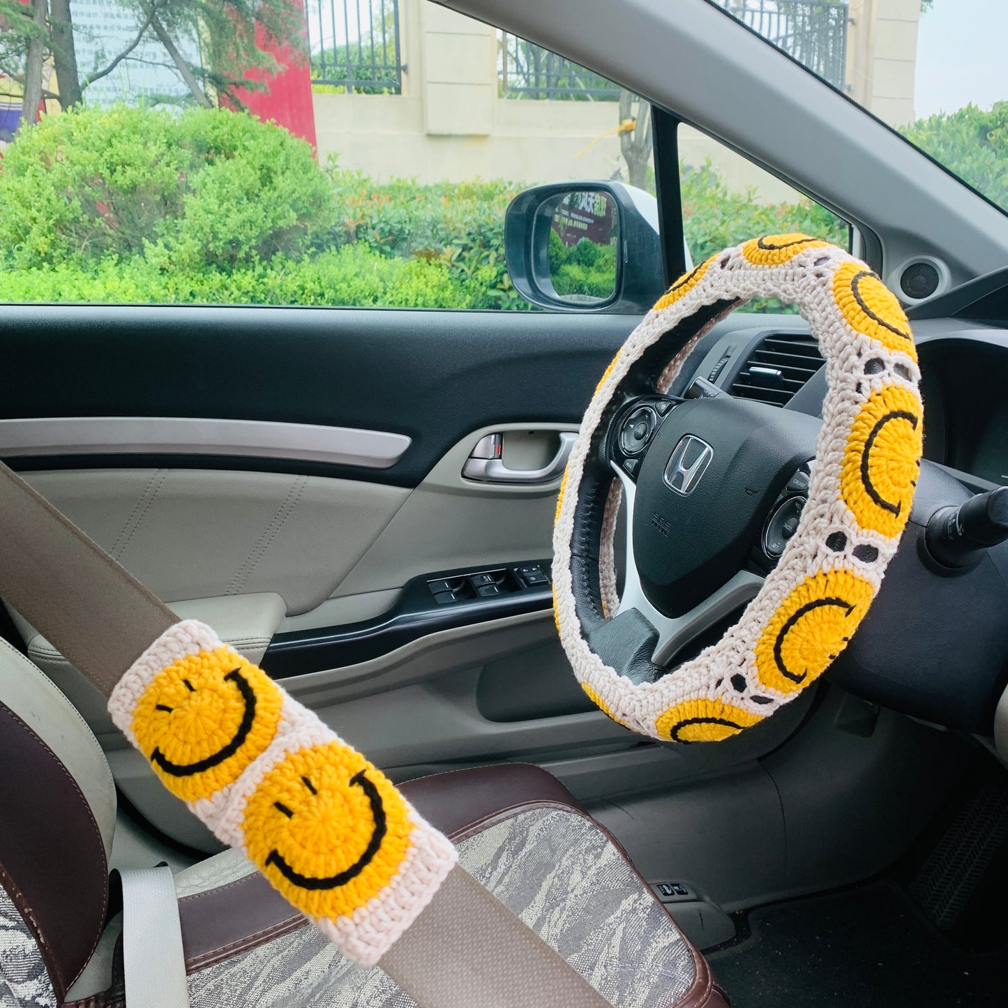 Handmade crochet Steering Wheel Cover for women, cute smiling face flower seat belt Cover, Car interior Accessories decorations