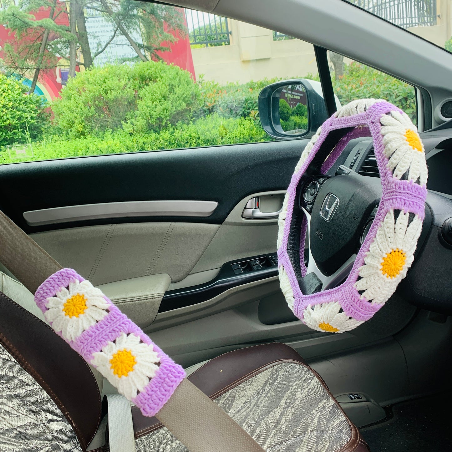 Handmade crochet Steering Wheel Cover for women, cute daisy flower seat belt Cover, Car interior Accessories decorations