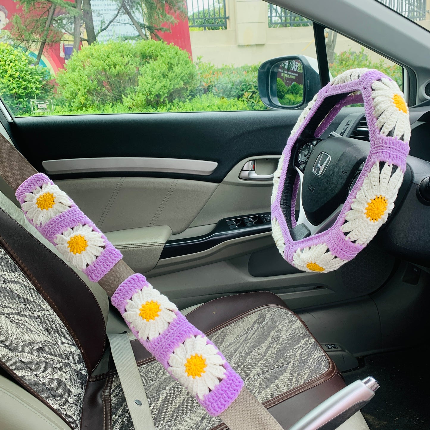 Handmade crochet Steering Wheel Cover for women, cute daisy flower seat belt Cover, Car interior Accessories decorations