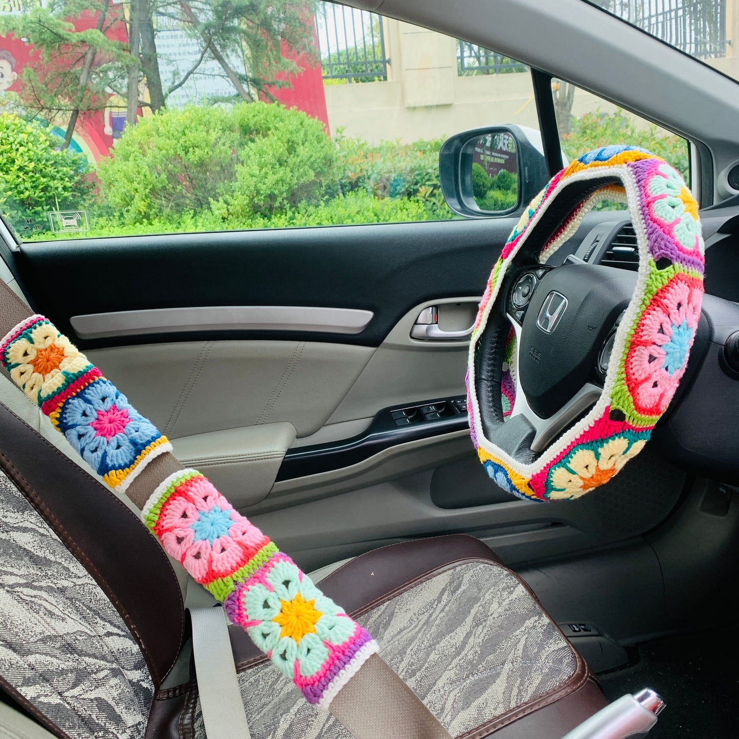 Handmade crochet Steering Wheel Cover for women, cute daisy colorful flower seat belt Cover, Car interior Accessories decorations